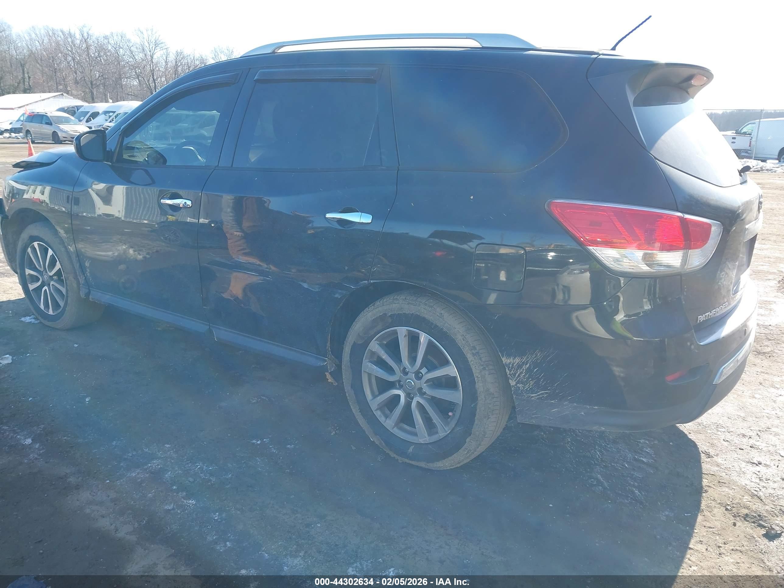 NISSAN PATHFINDER image 3