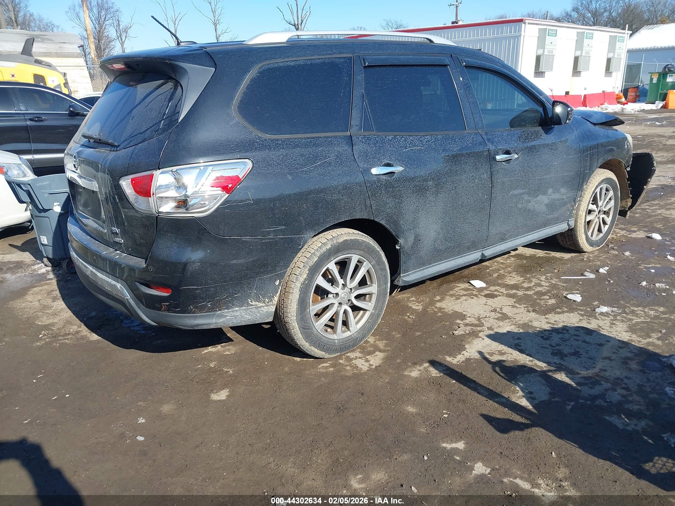 NISSAN PATHFINDER image 4