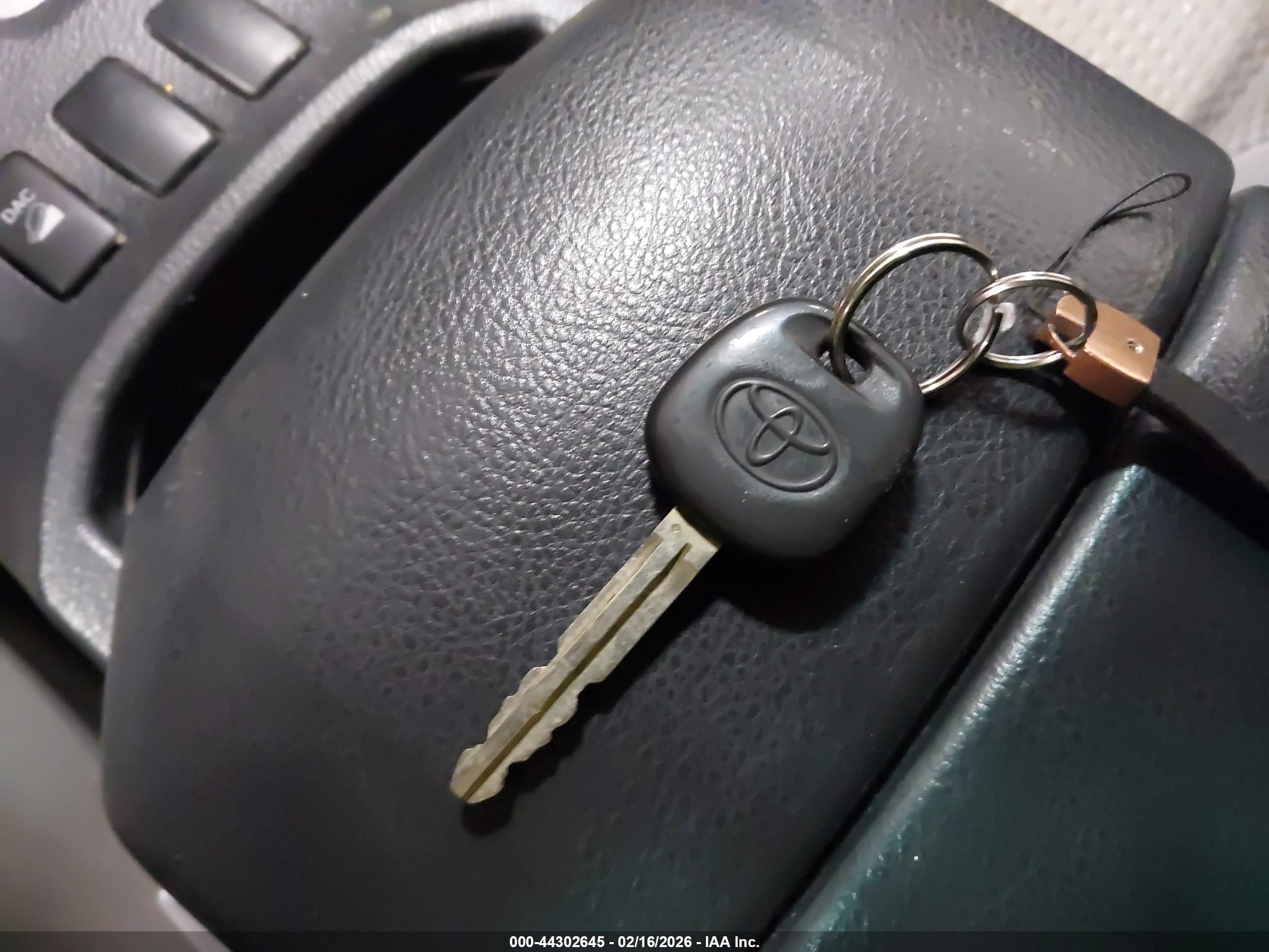TOYOTA 4RUNNER image 11
