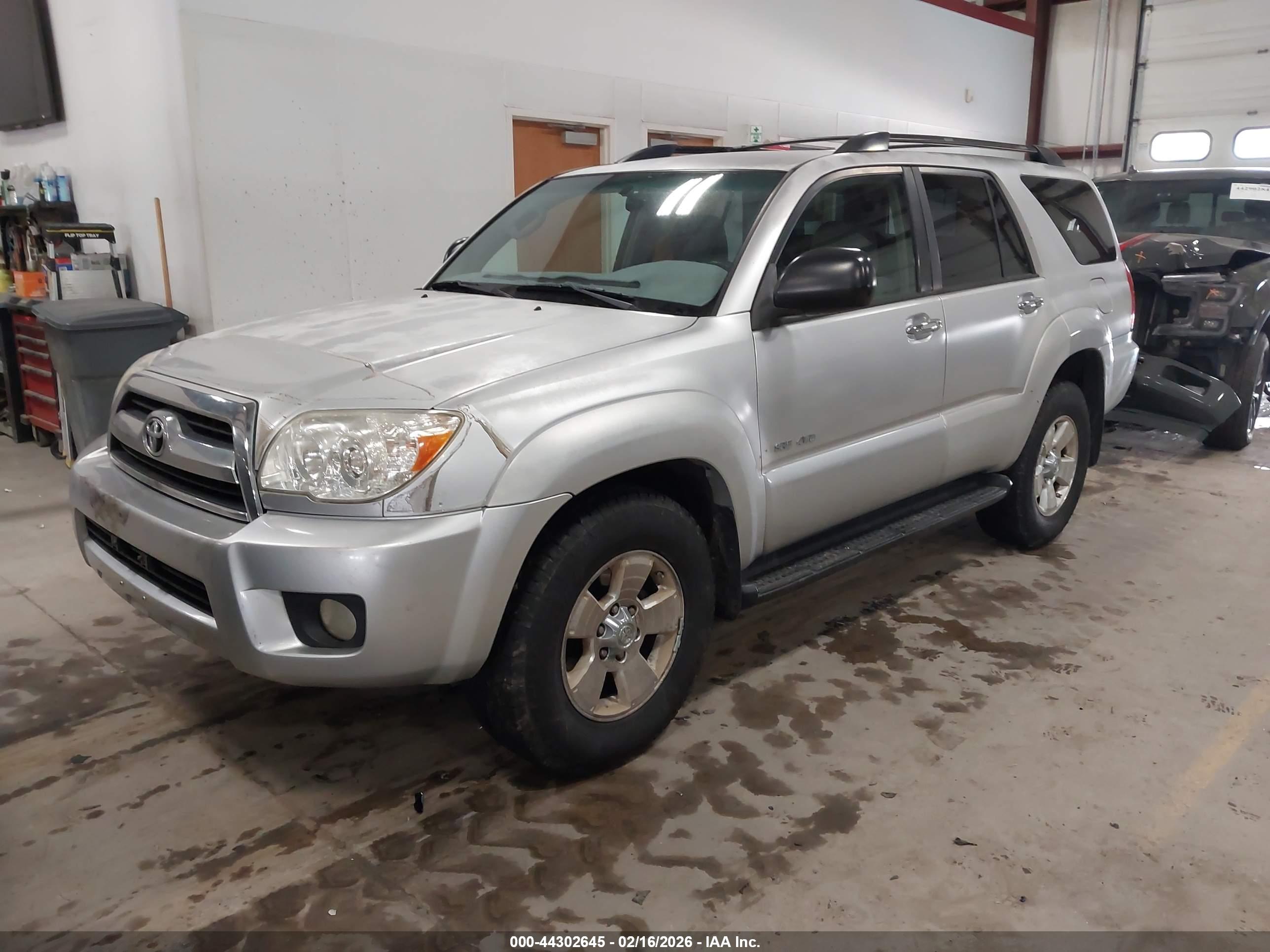 TOYOTA 4RUNNER image 2