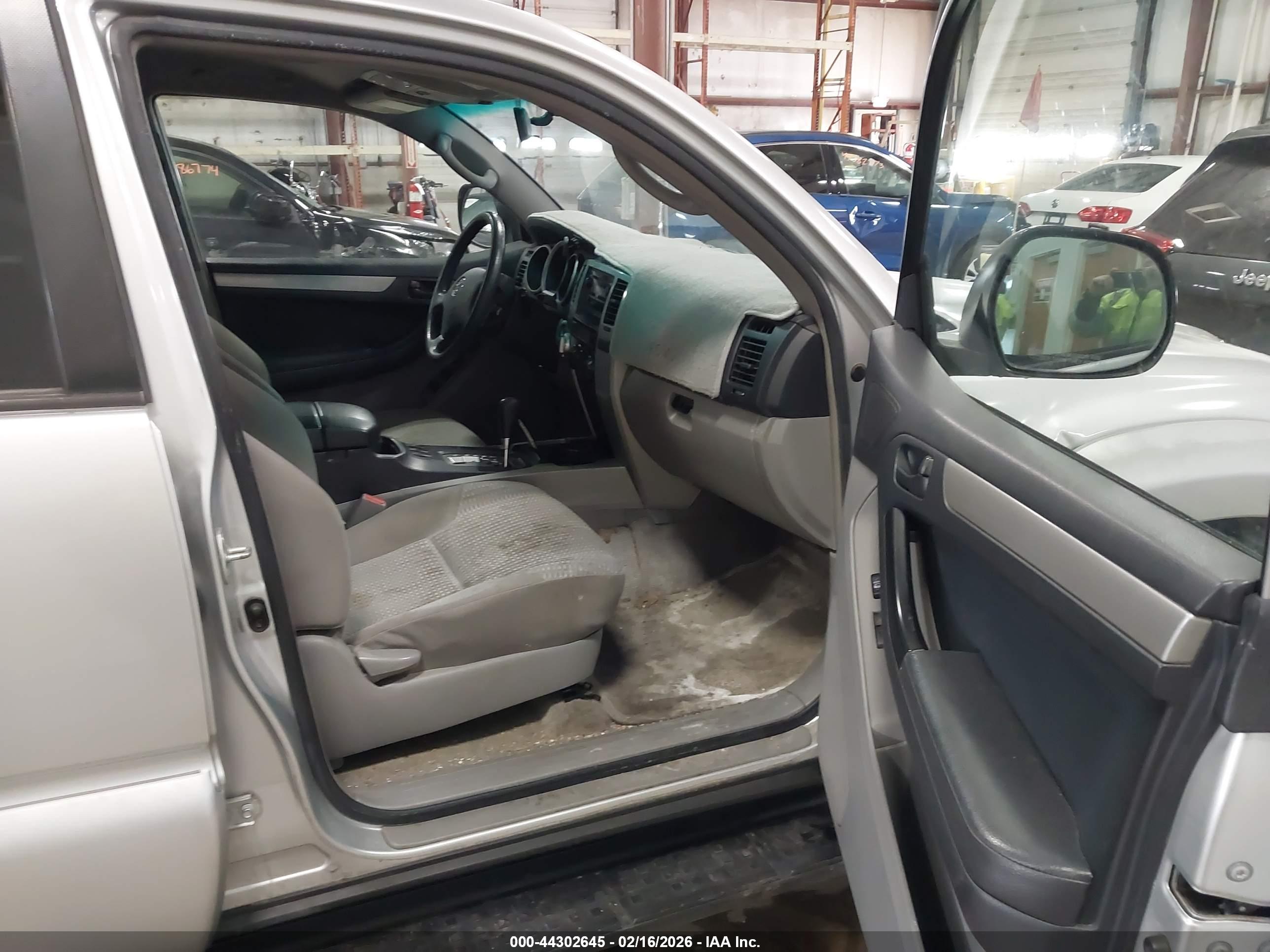 TOYOTA 4RUNNER image 5