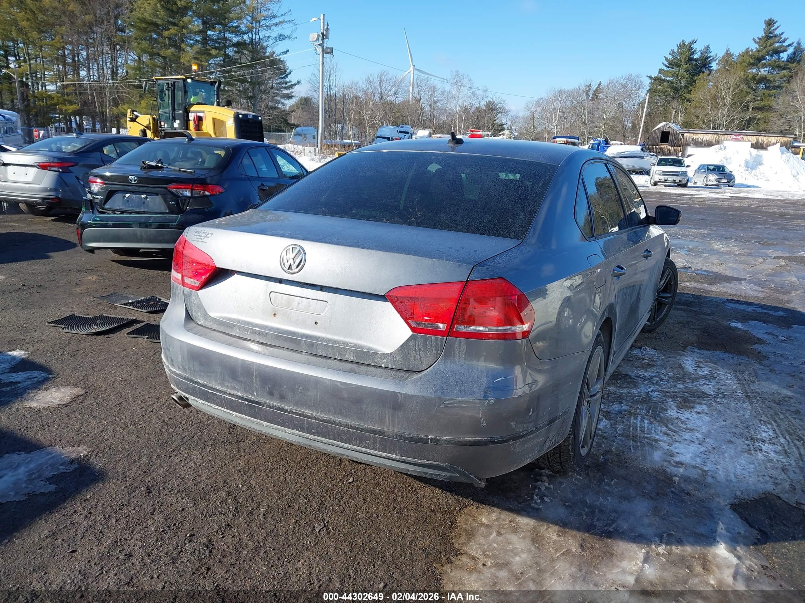 VOLKSWAGEN PASSAT image 4