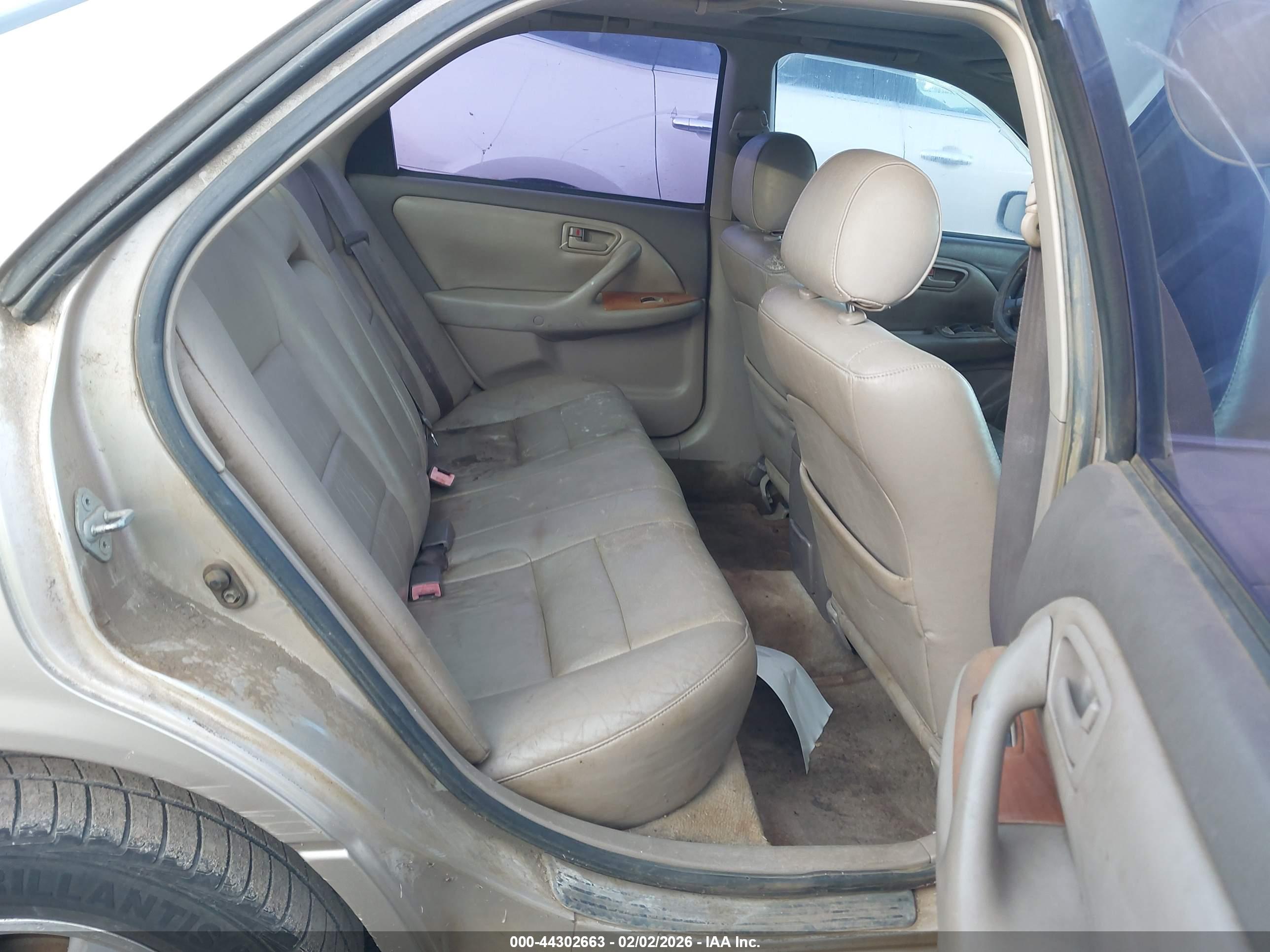 TOYOTA CAMRY image 8