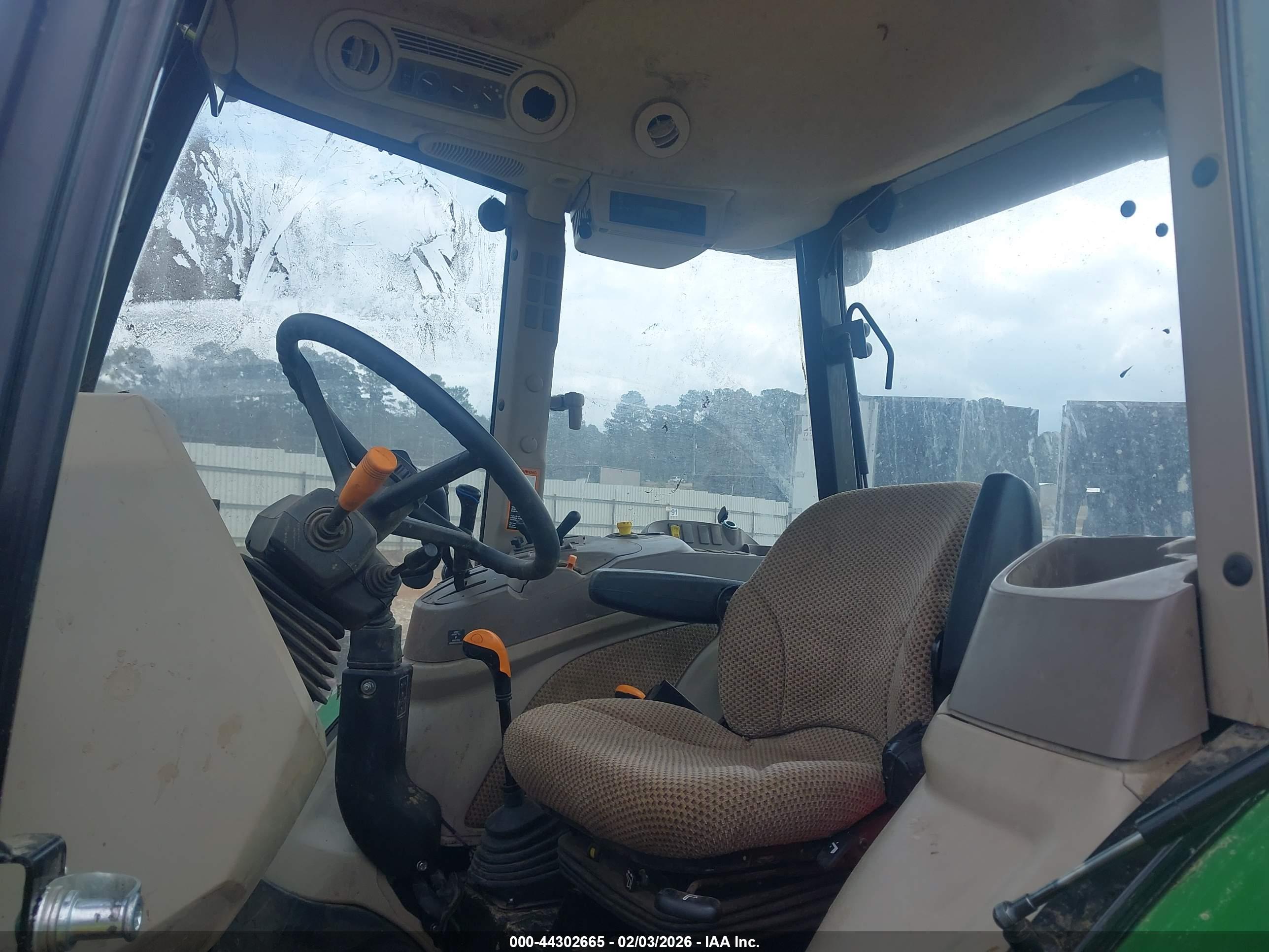JOHN DEERE image 8