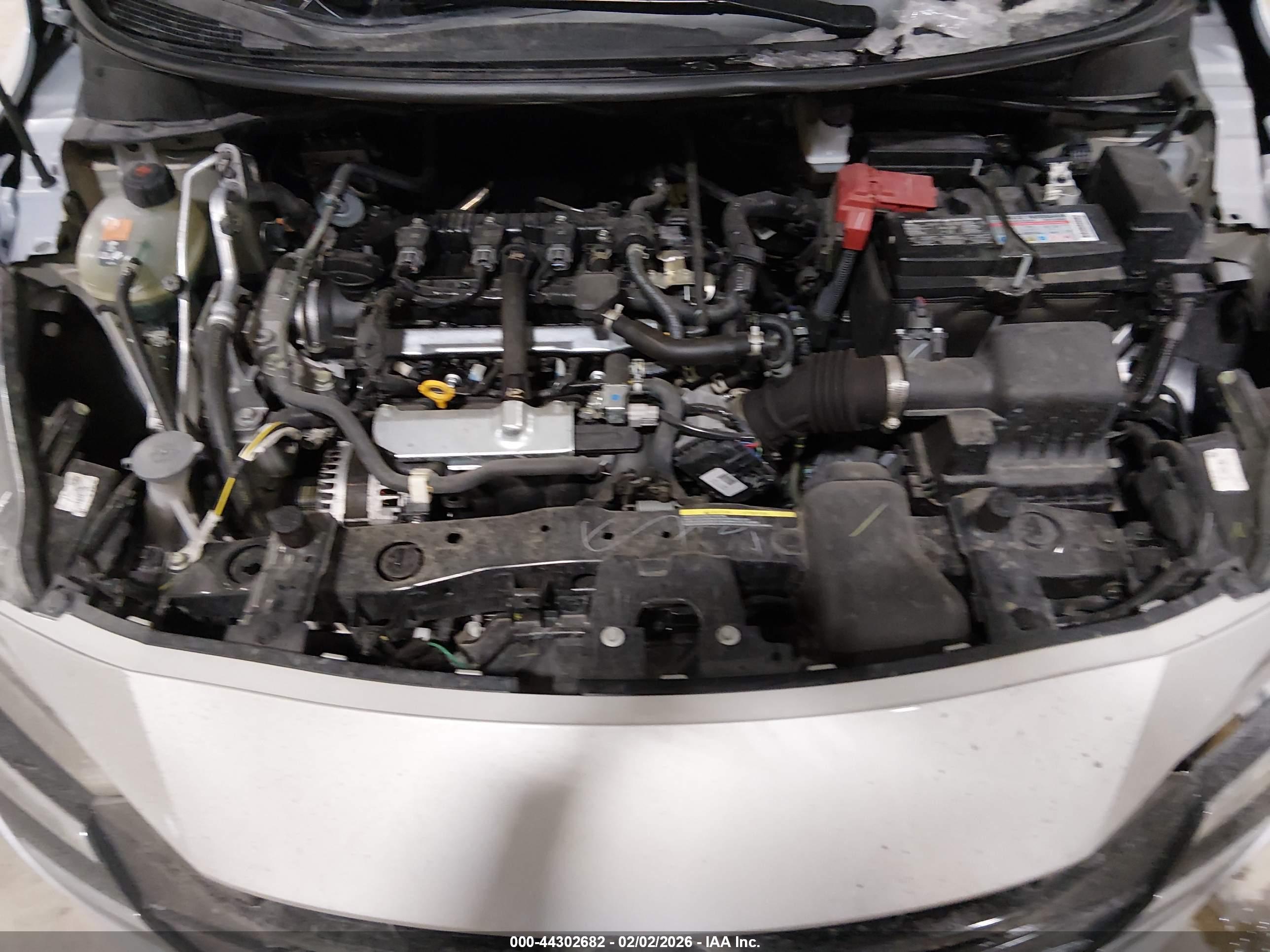 NISSAN VERSA image 10