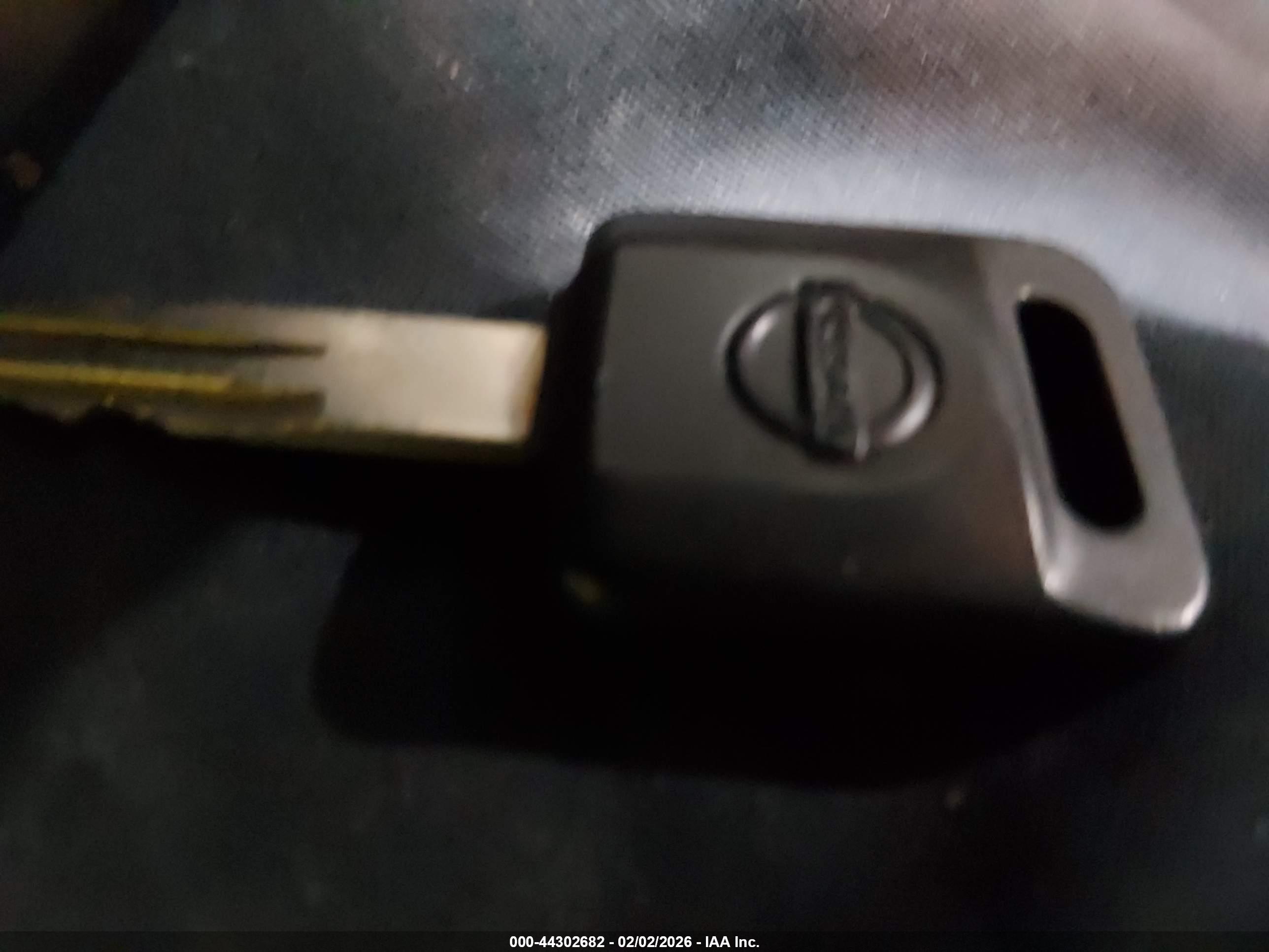 NISSAN VERSA image 11