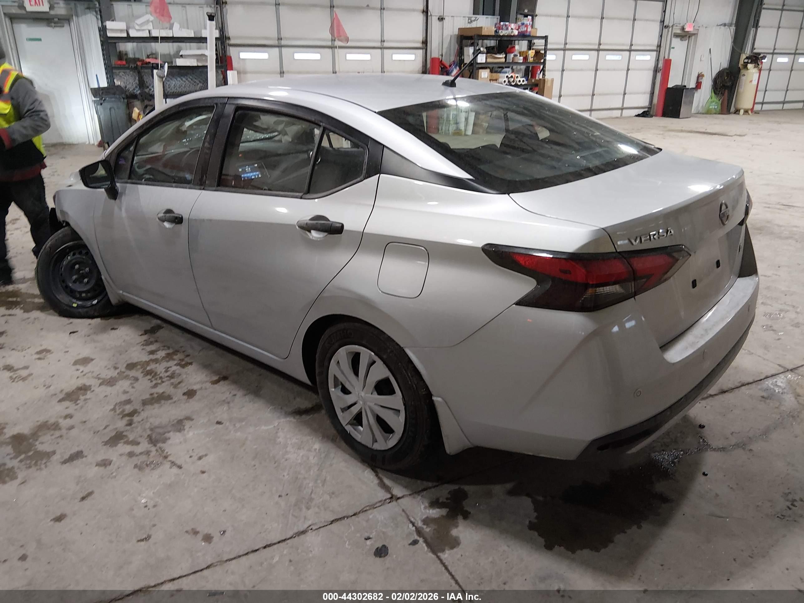 NISSAN VERSA image 3