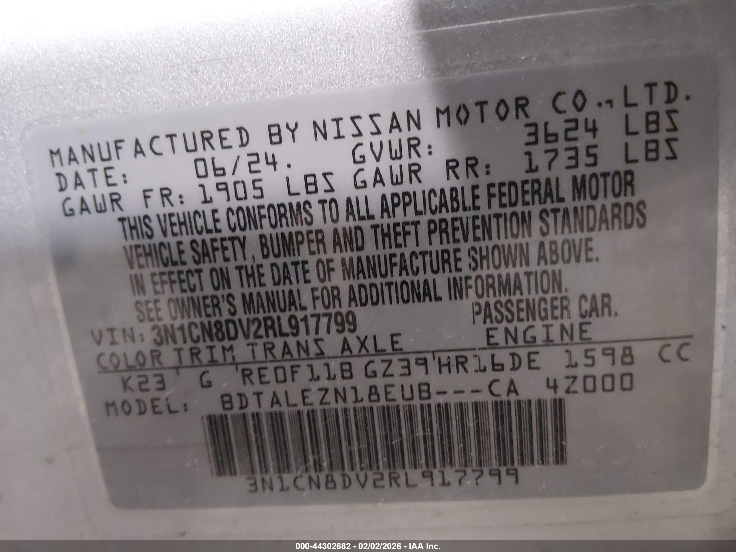 NISSAN VERSA image 9