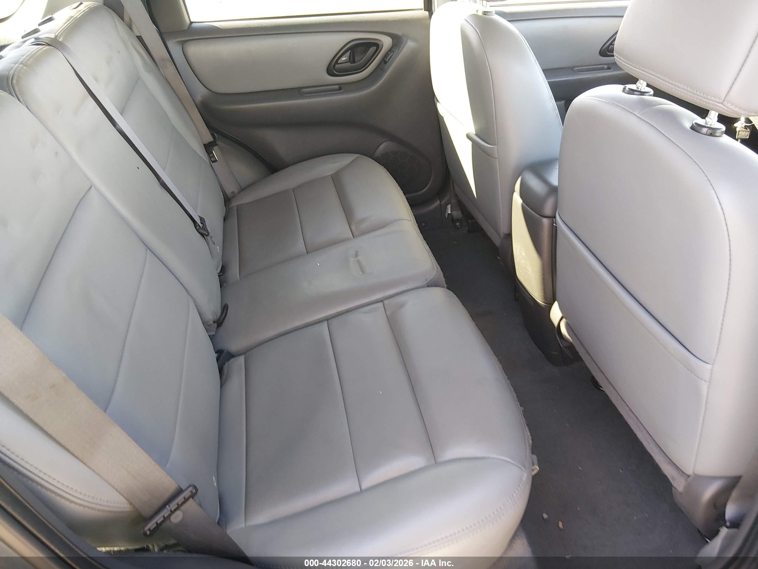 FORD ESCAPE image 8