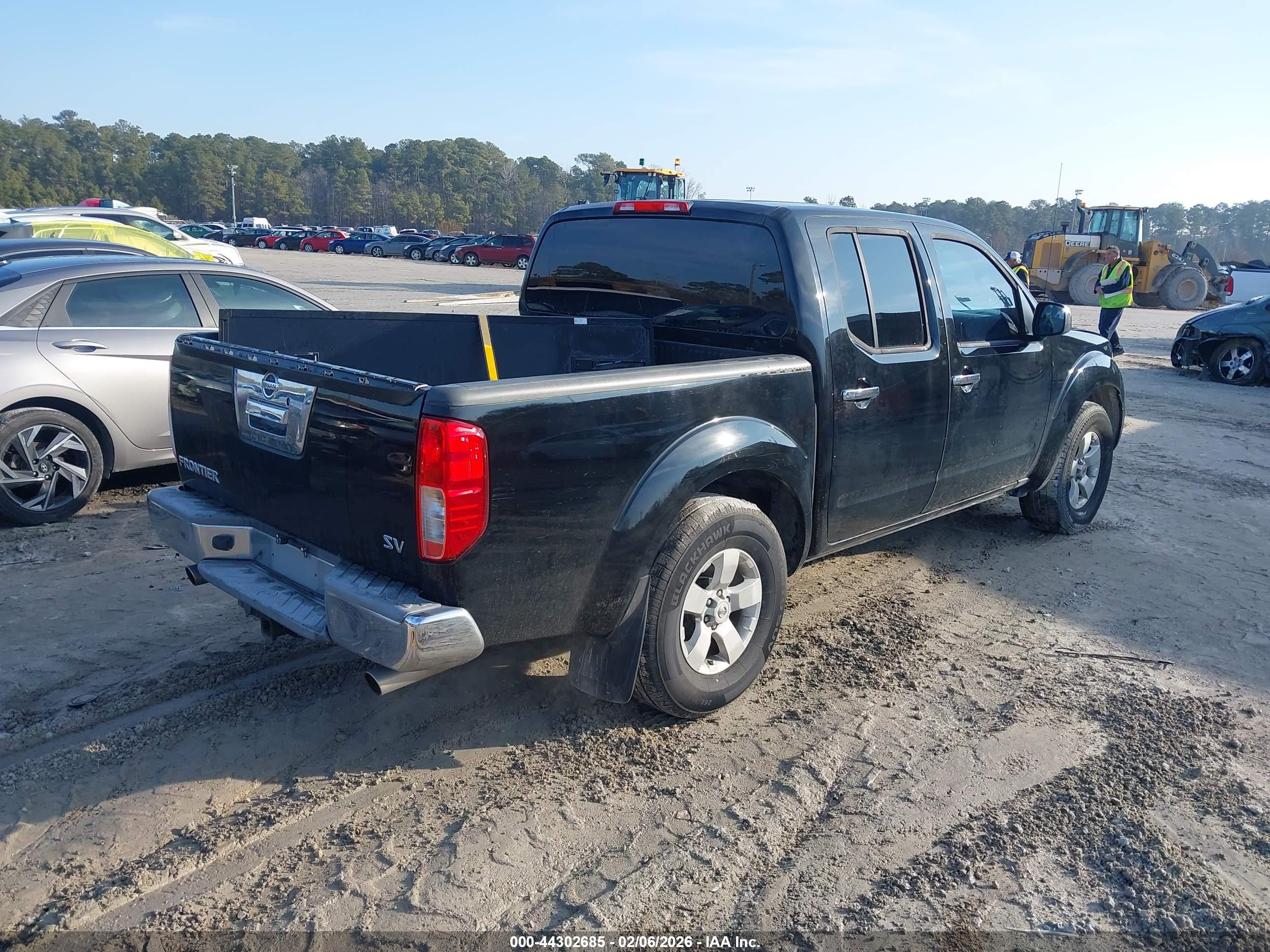 NISSAN FRONTIER image 4