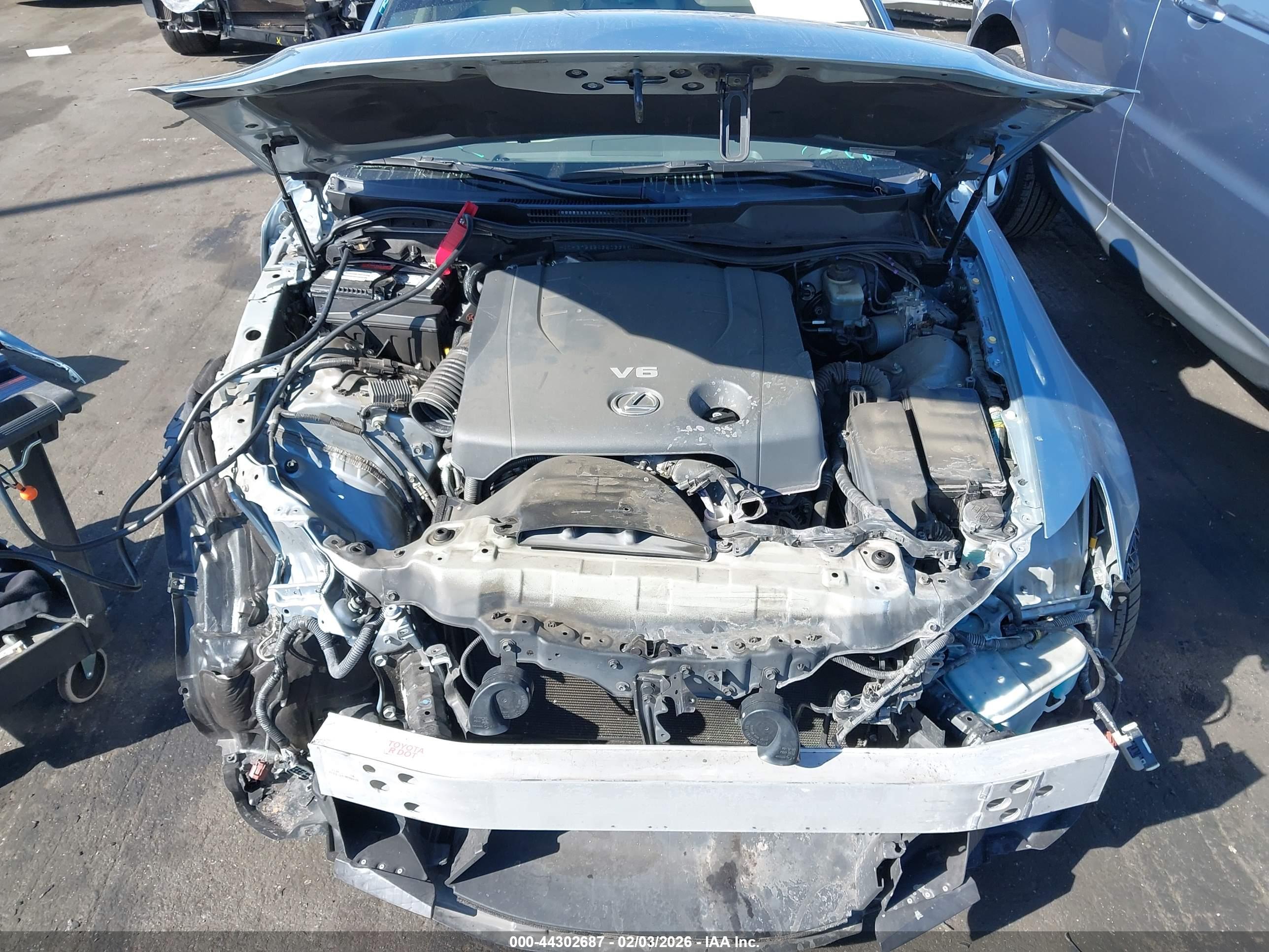LEXUS IS image 10
