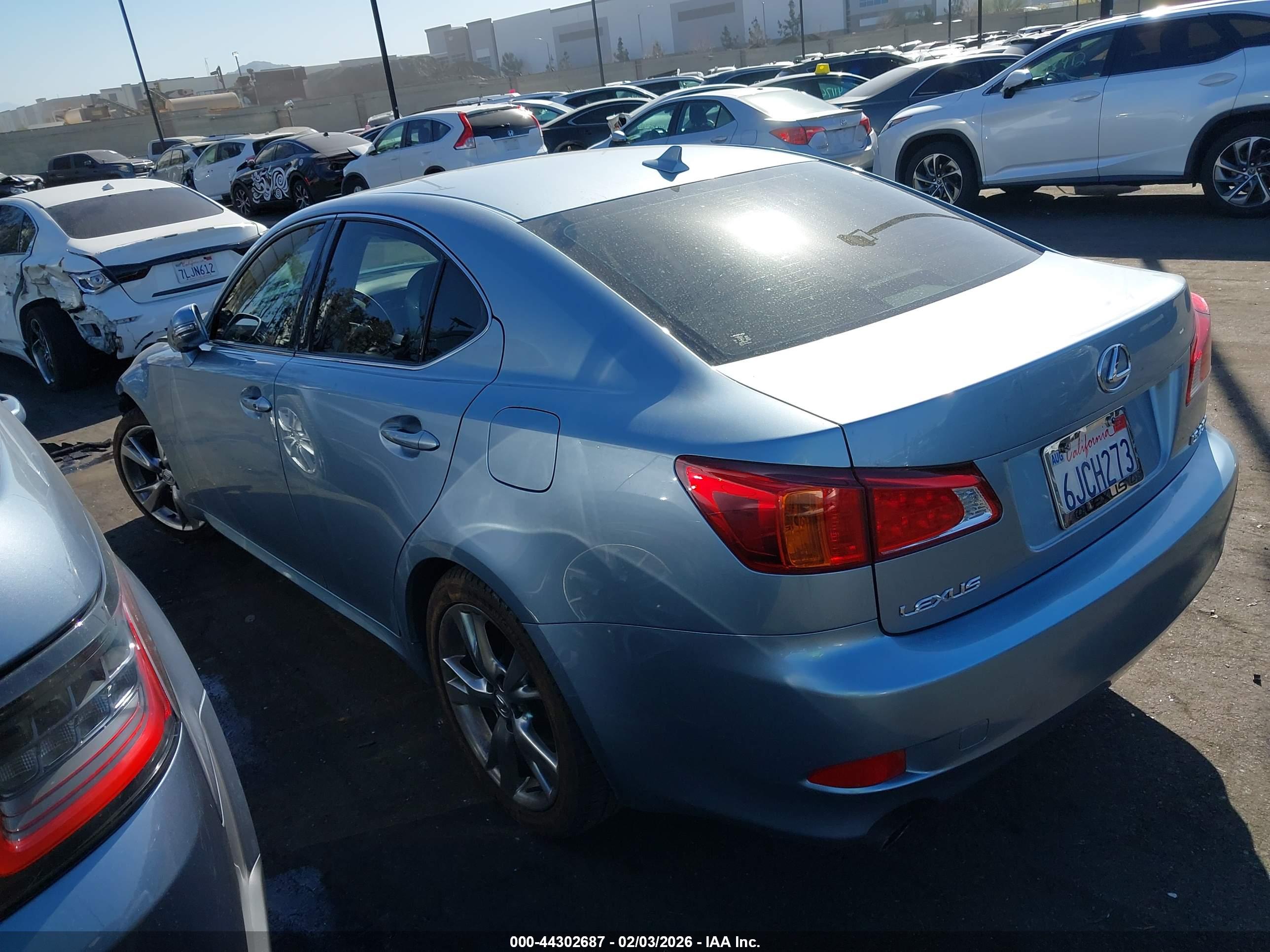 LEXUS IS image 3