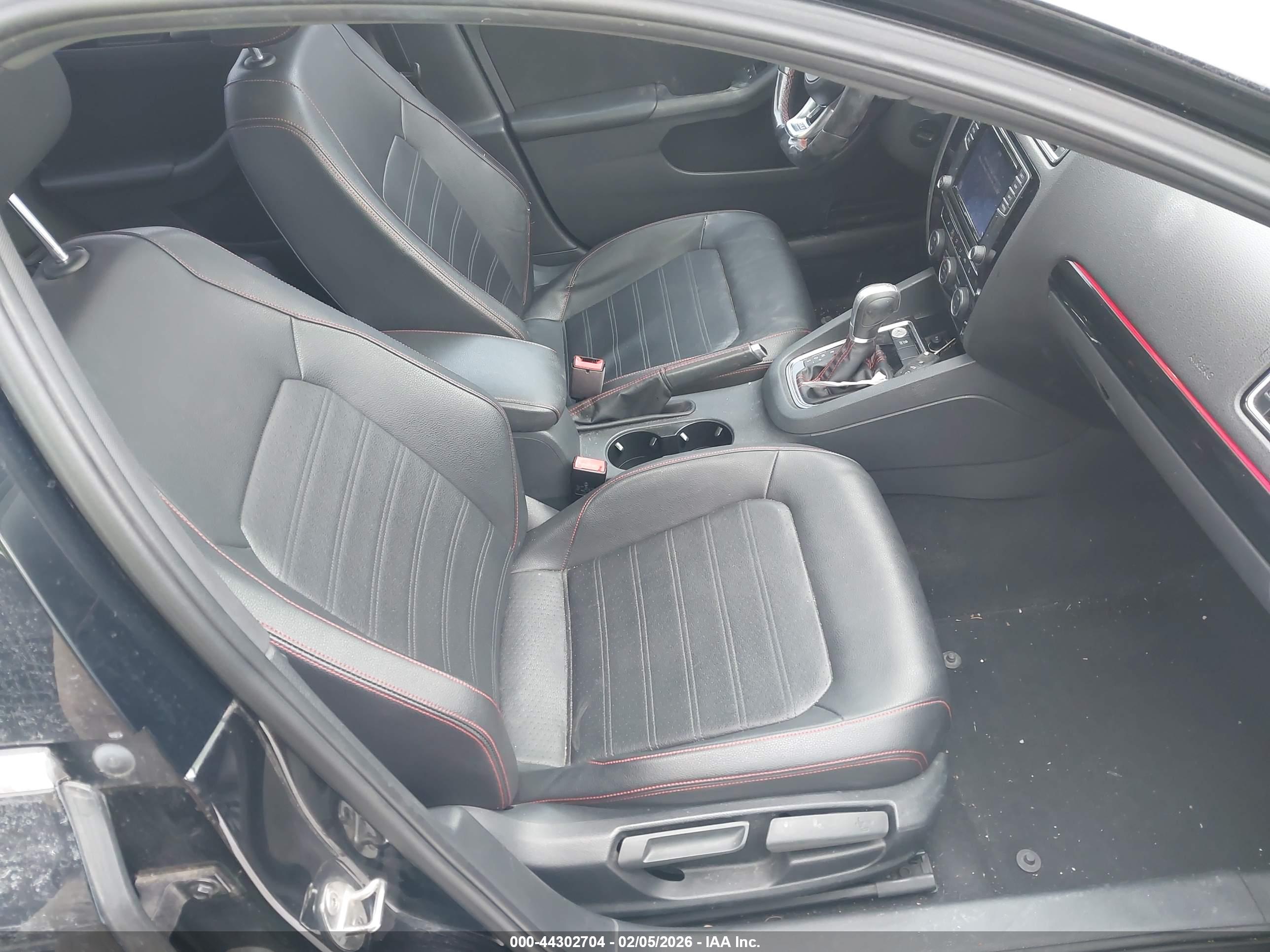 VOLKSWAGEN JETTA image 5