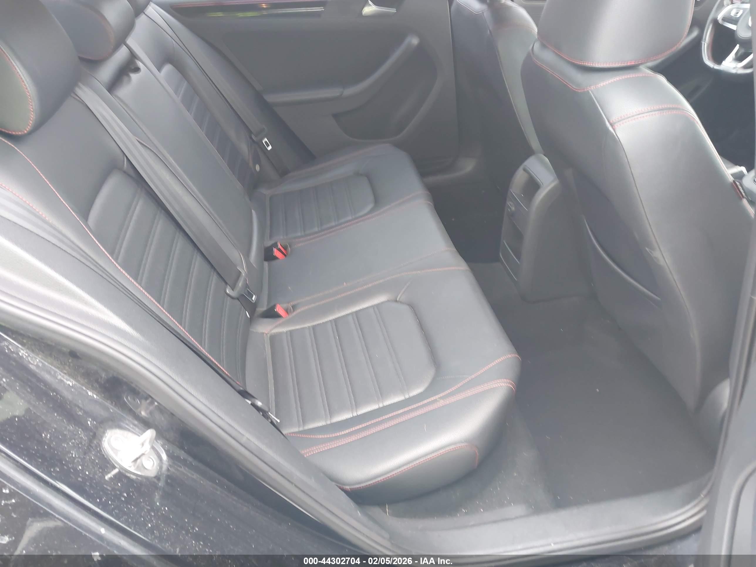 VOLKSWAGEN JETTA image 8
