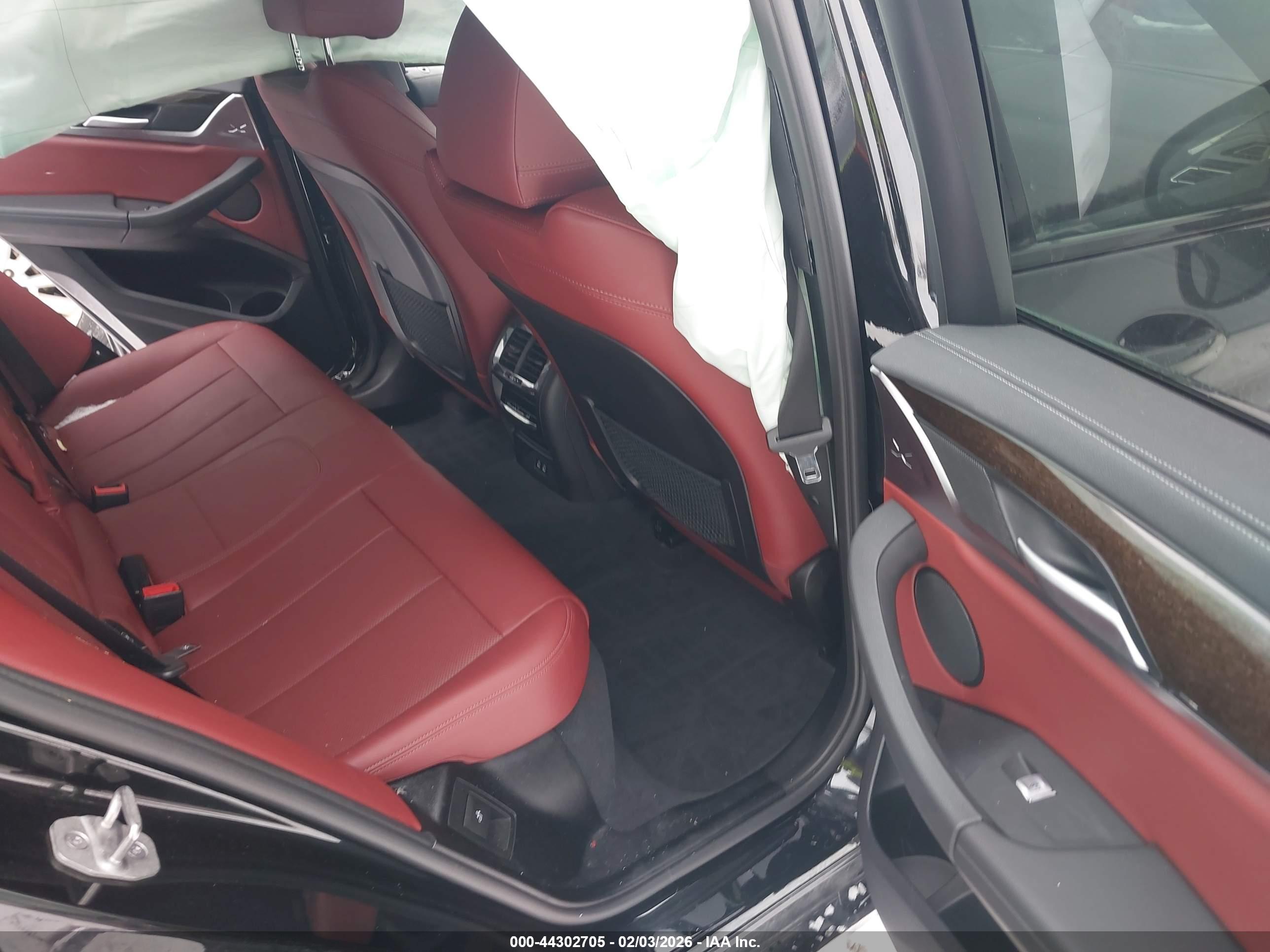 BMW X4 image 8
