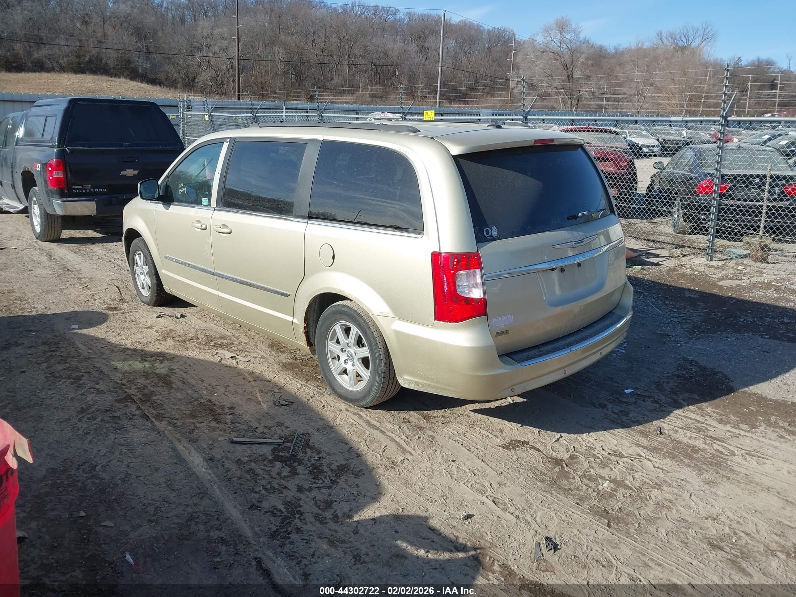 CHRYSLER TOWN image 3