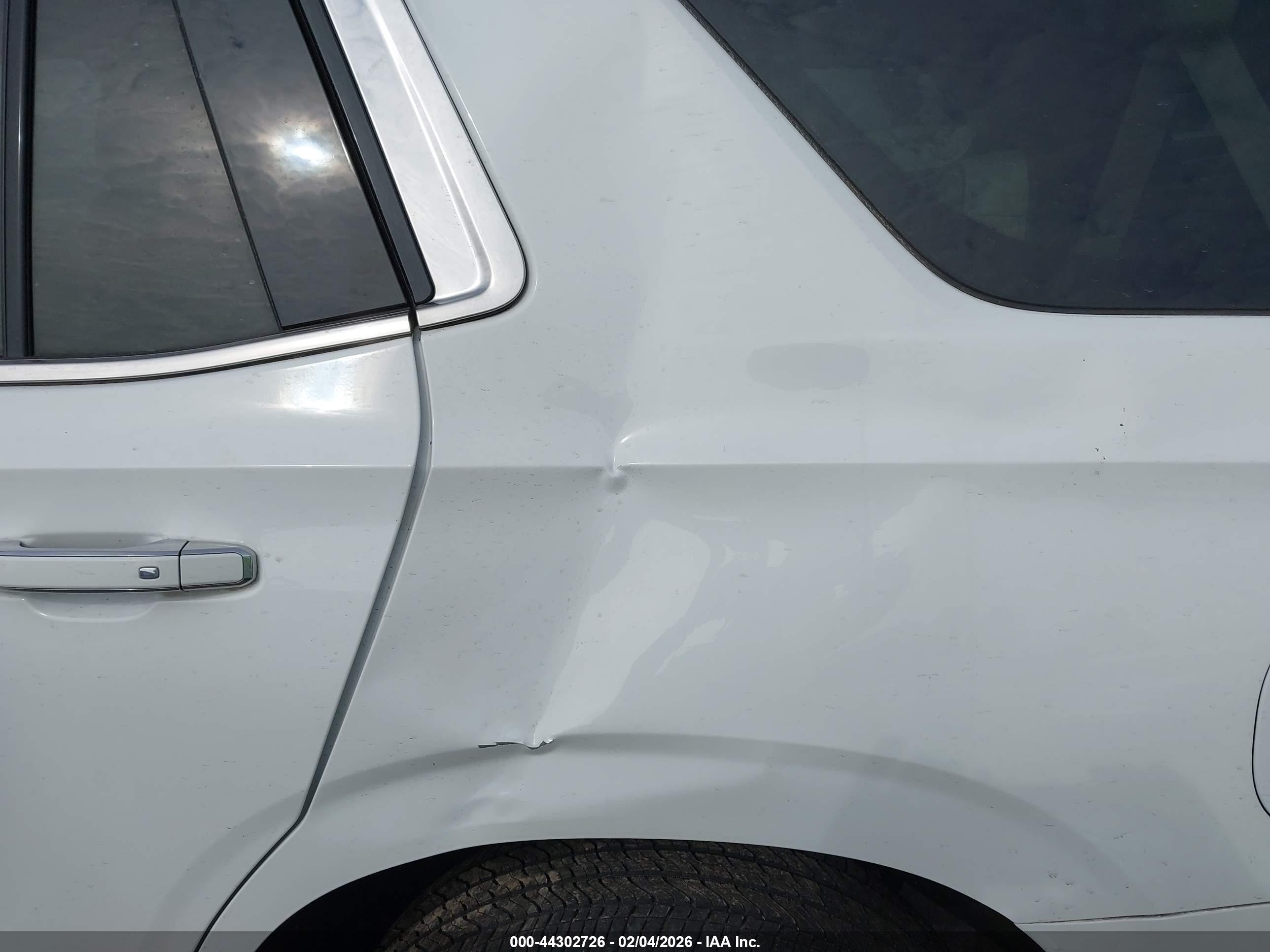 GMC YUKON image 6