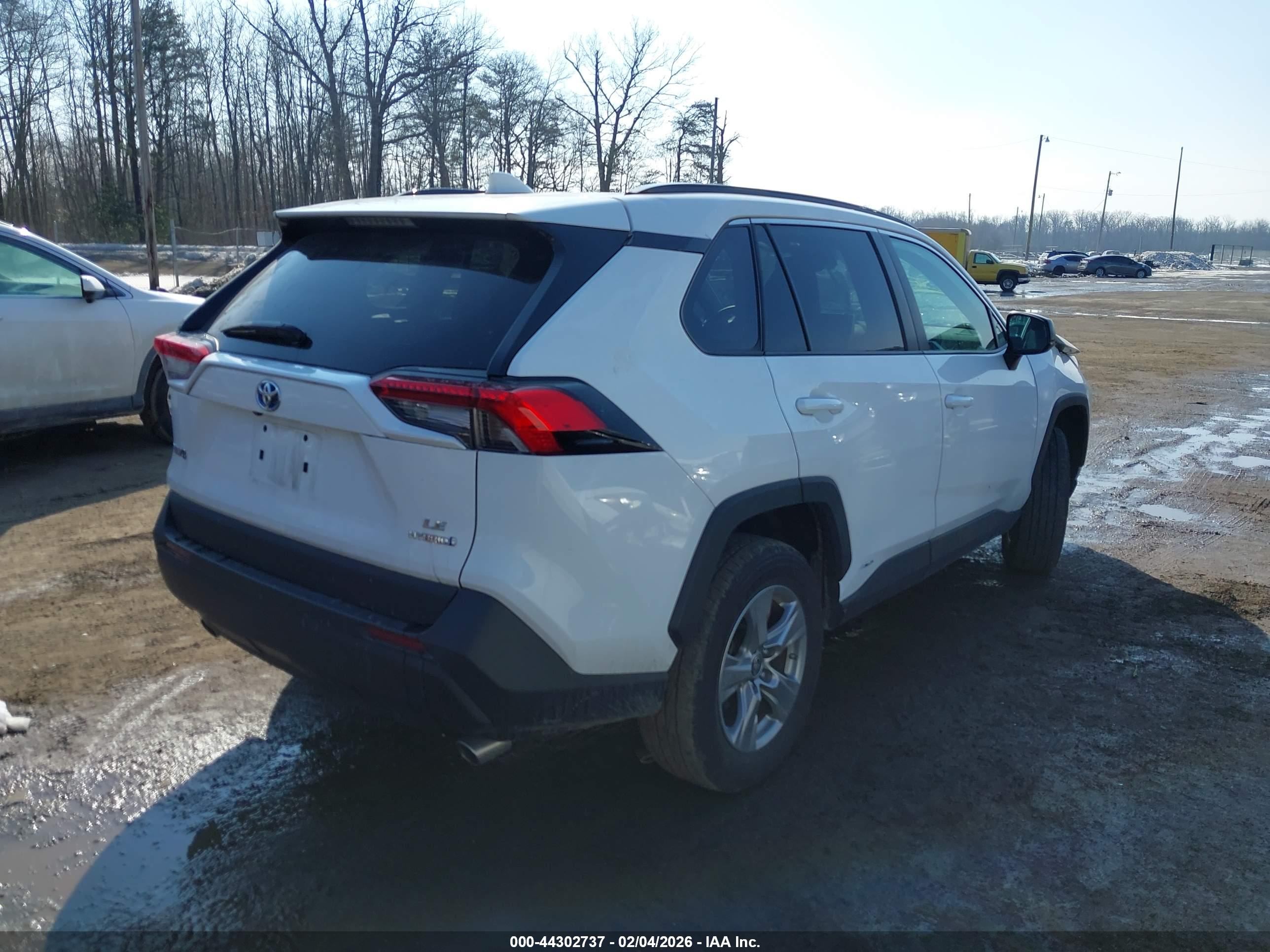 TOYOTA RAV4 image 4