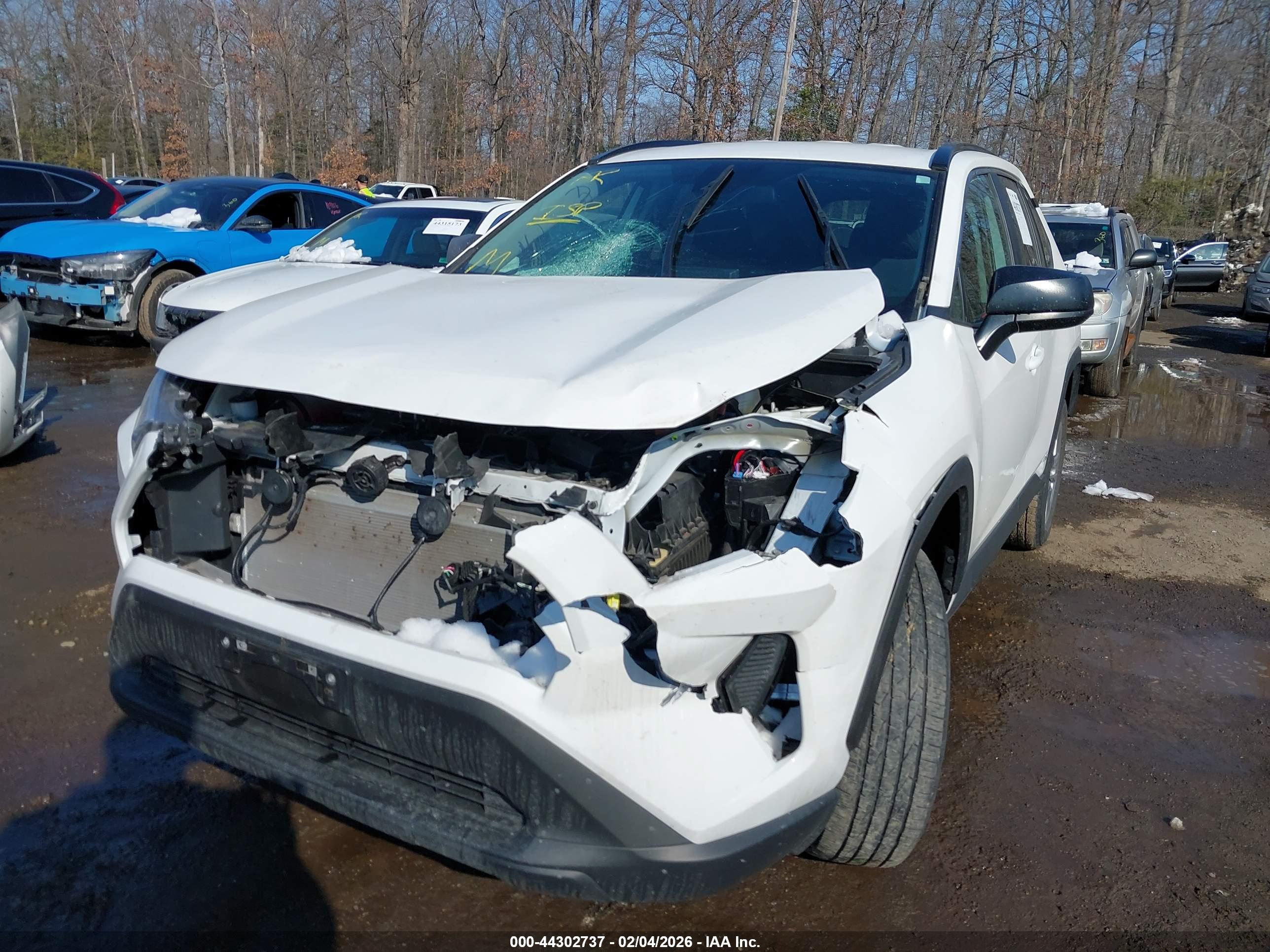 TOYOTA RAV4 image 6