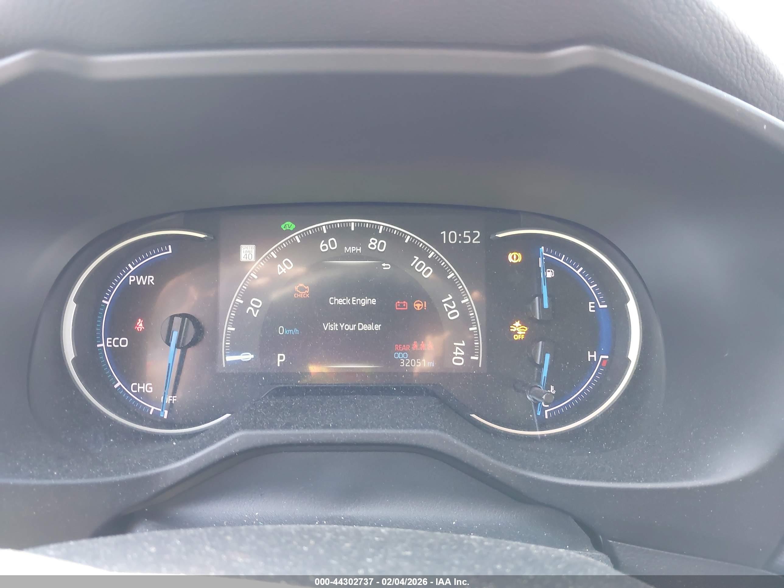 TOYOTA RAV4 image 7