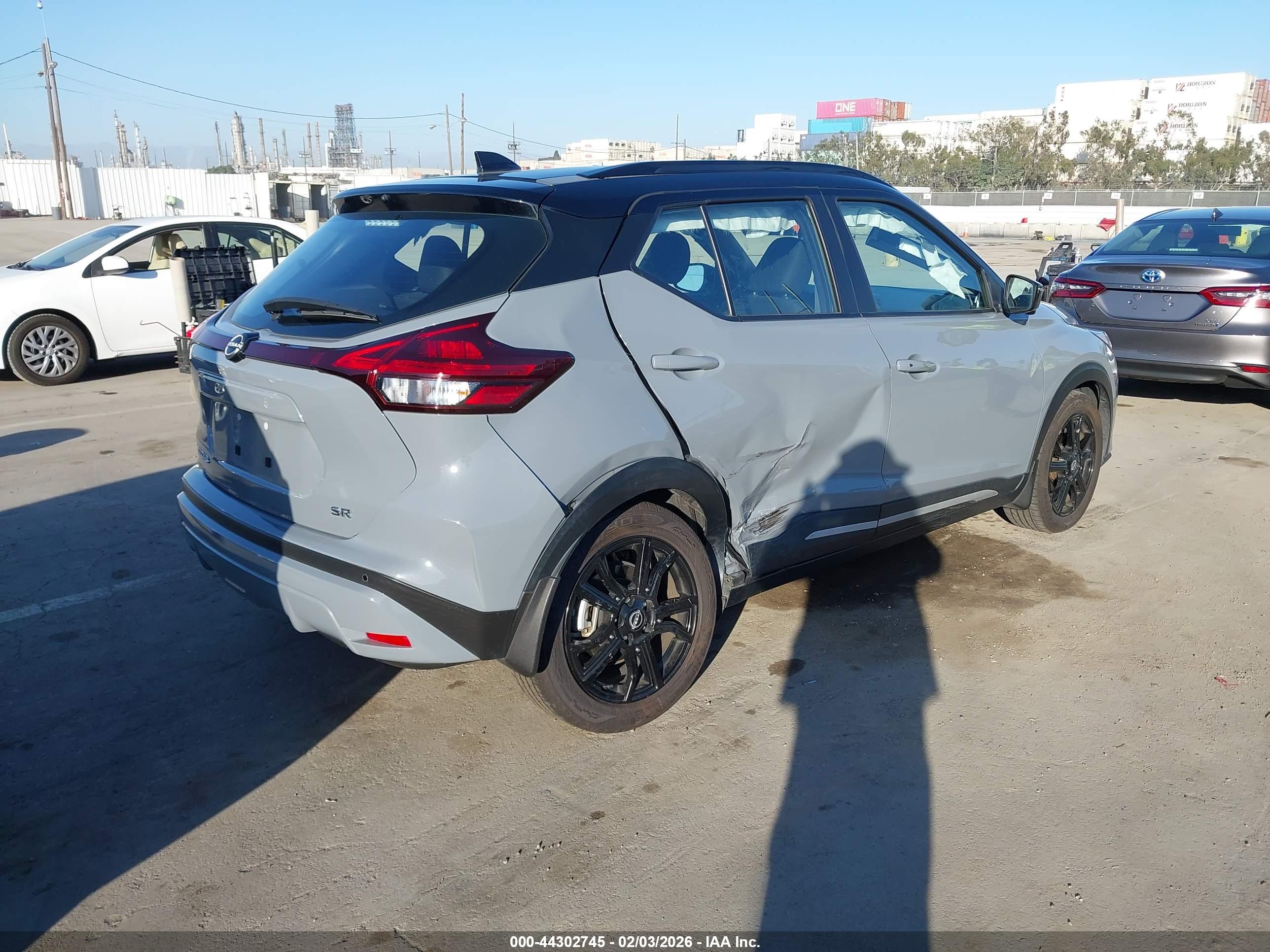 NISSAN KICKS image 4