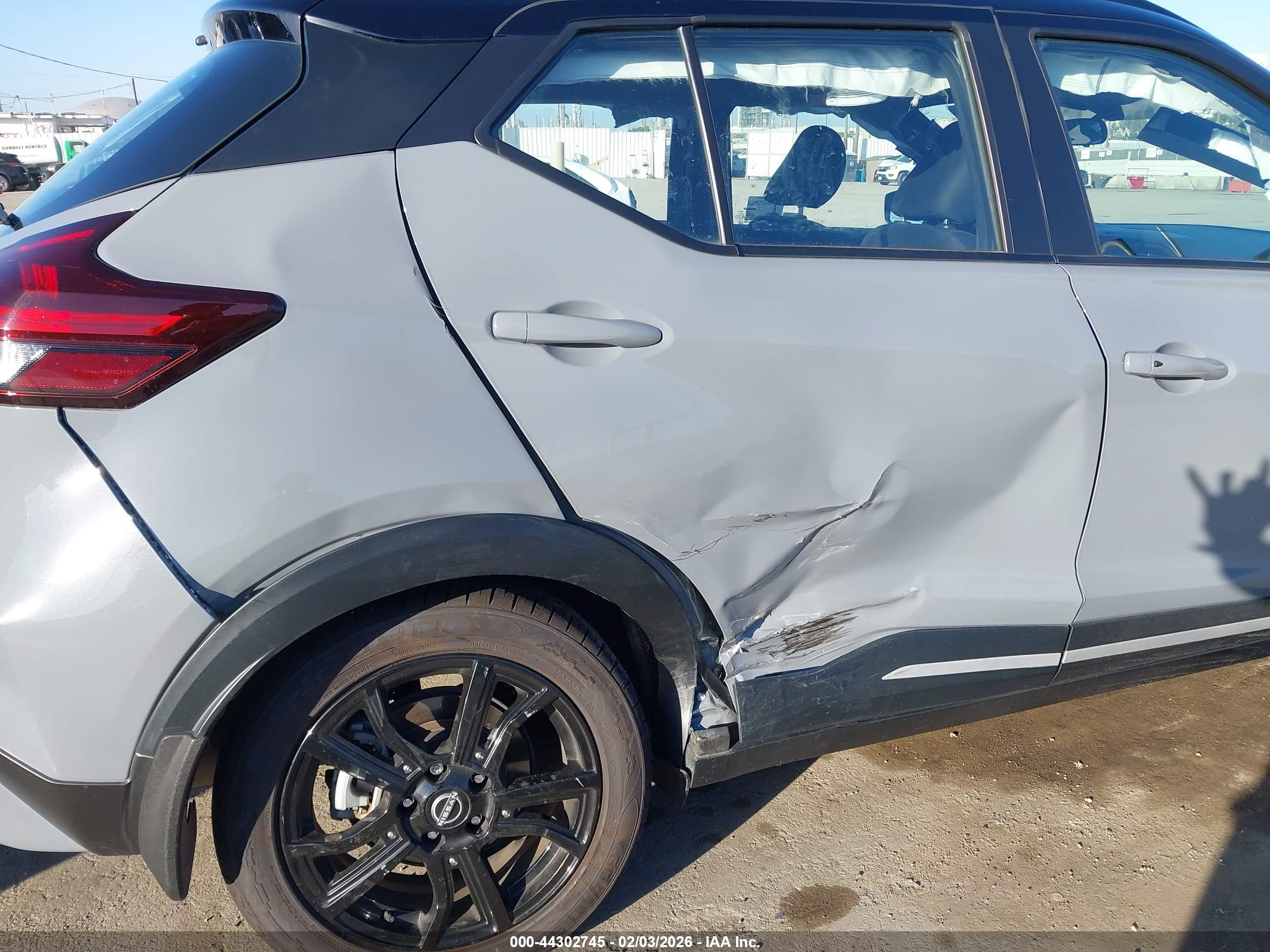 NISSAN KICKS image 6