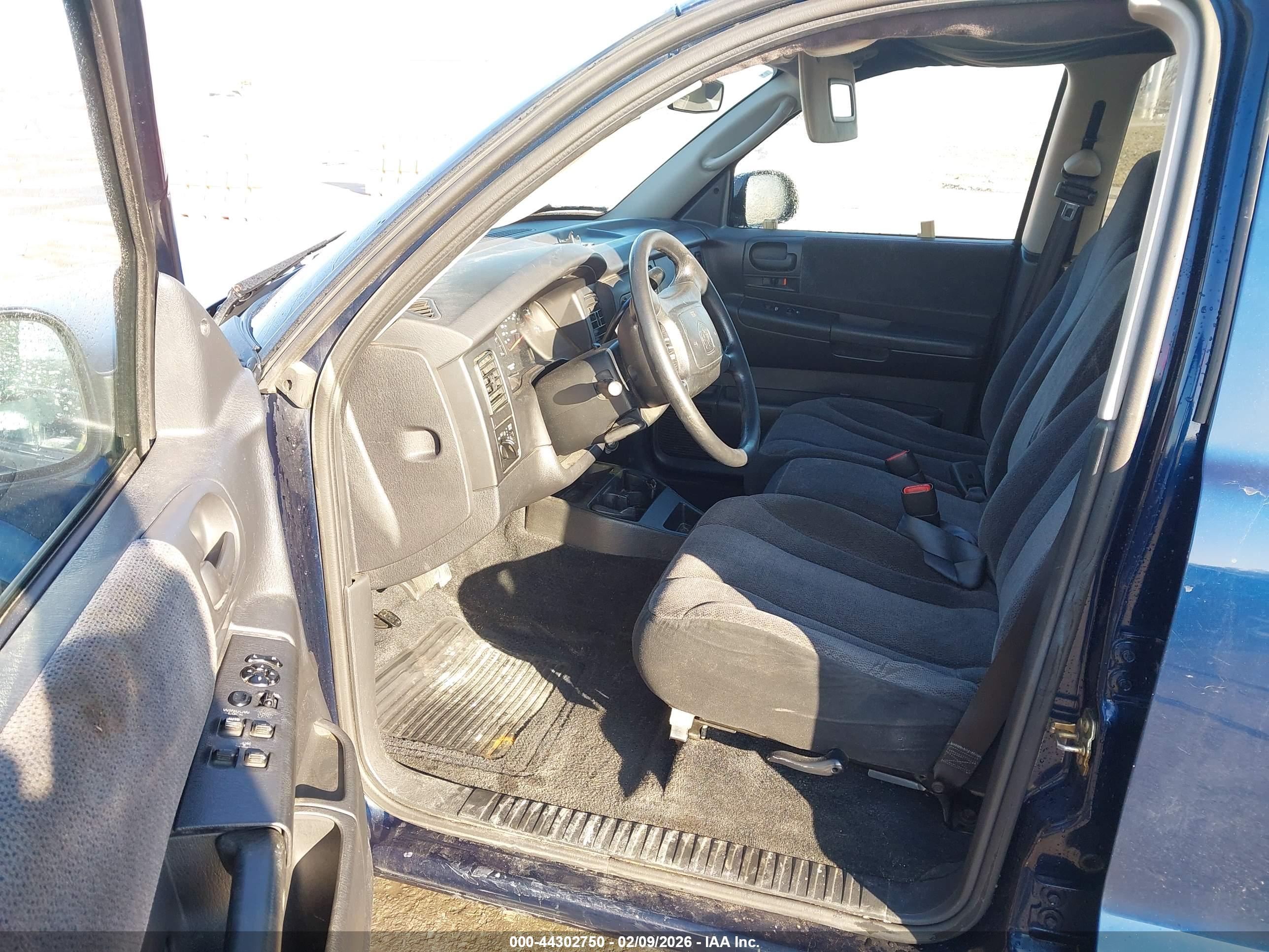 DODGE DAKOTA image 5