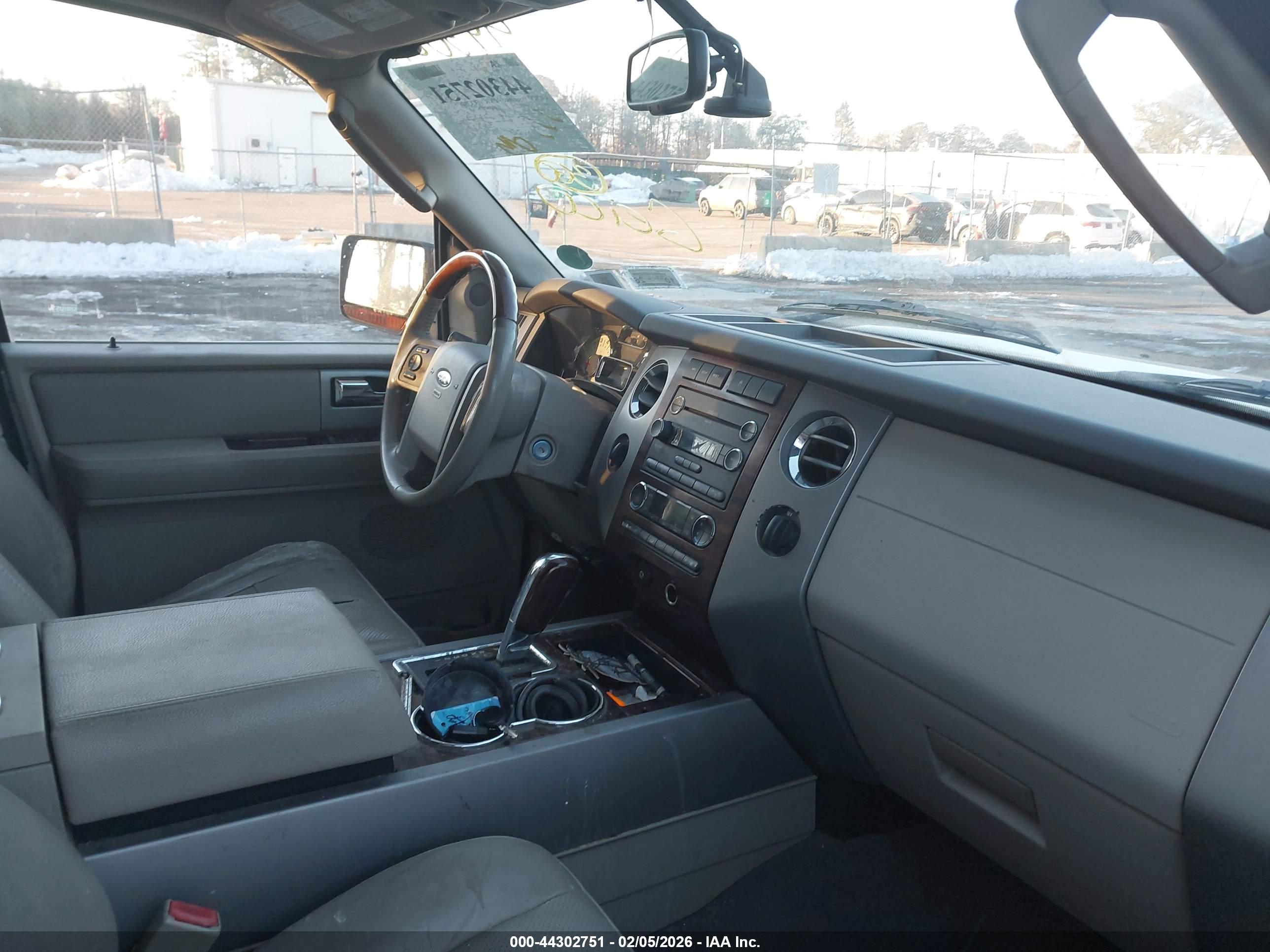 FORD EXPEDITION image 5