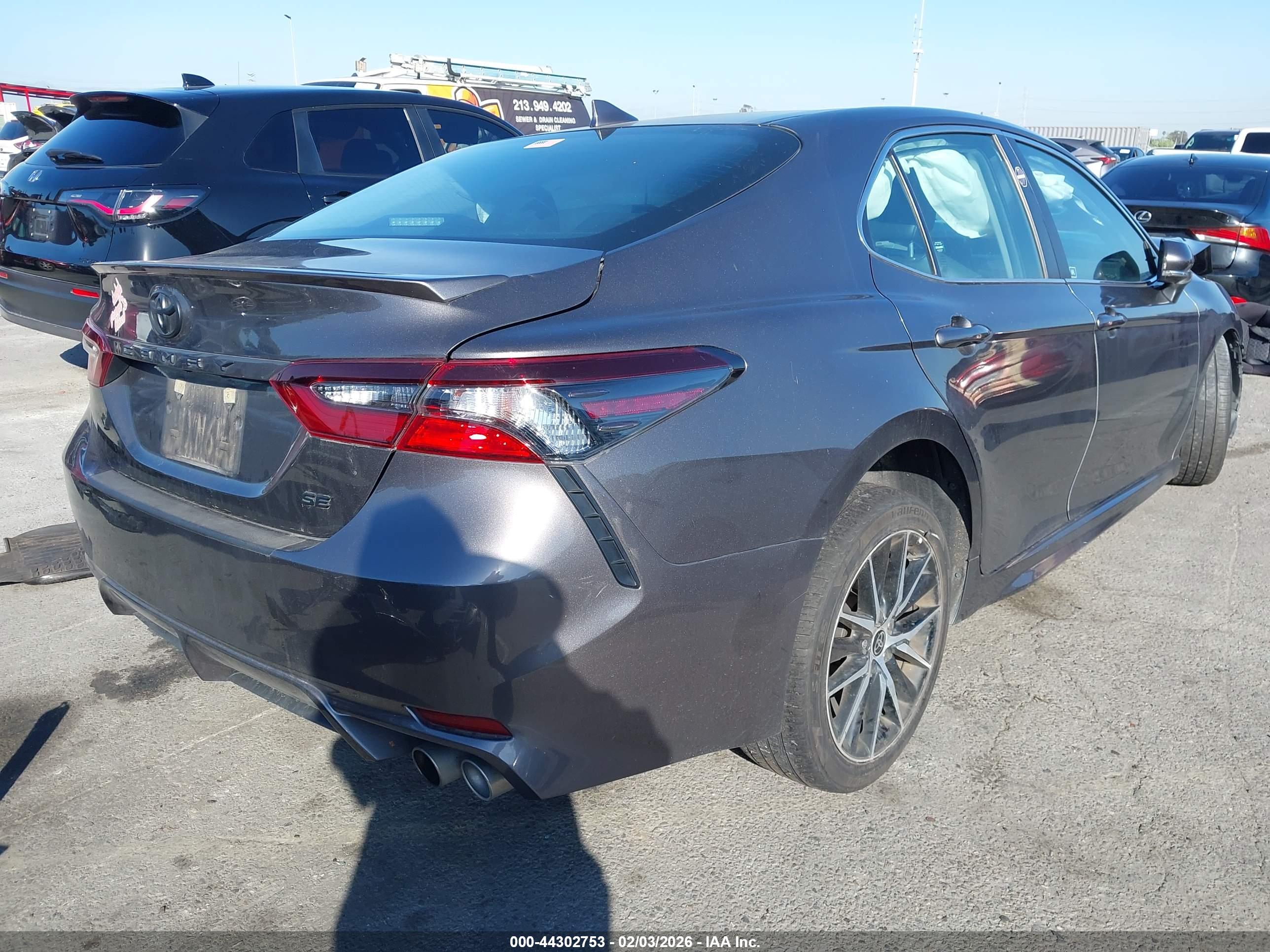 TOYOTA CAMRY image 4