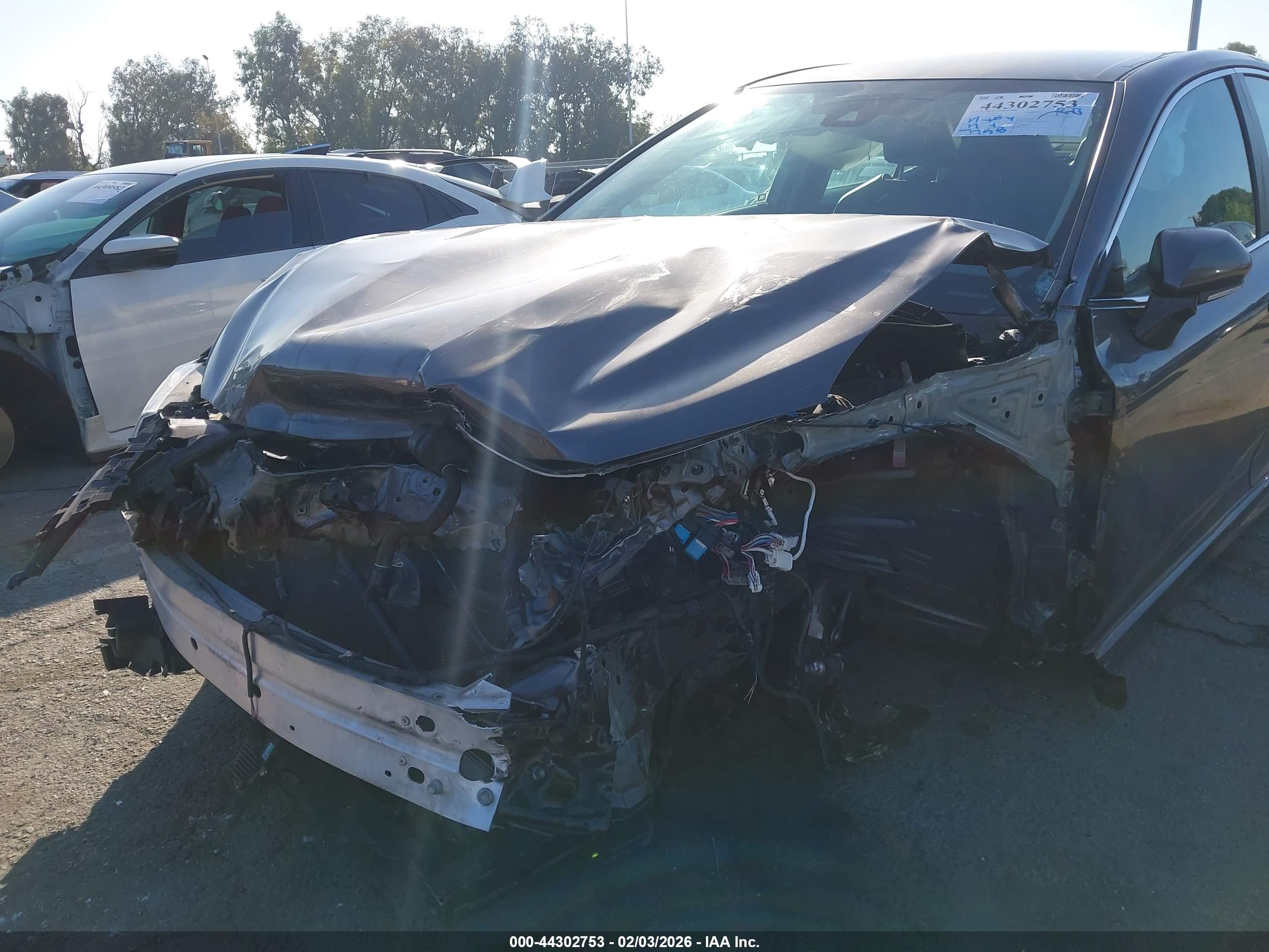 TOYOTA CAMRY image 6