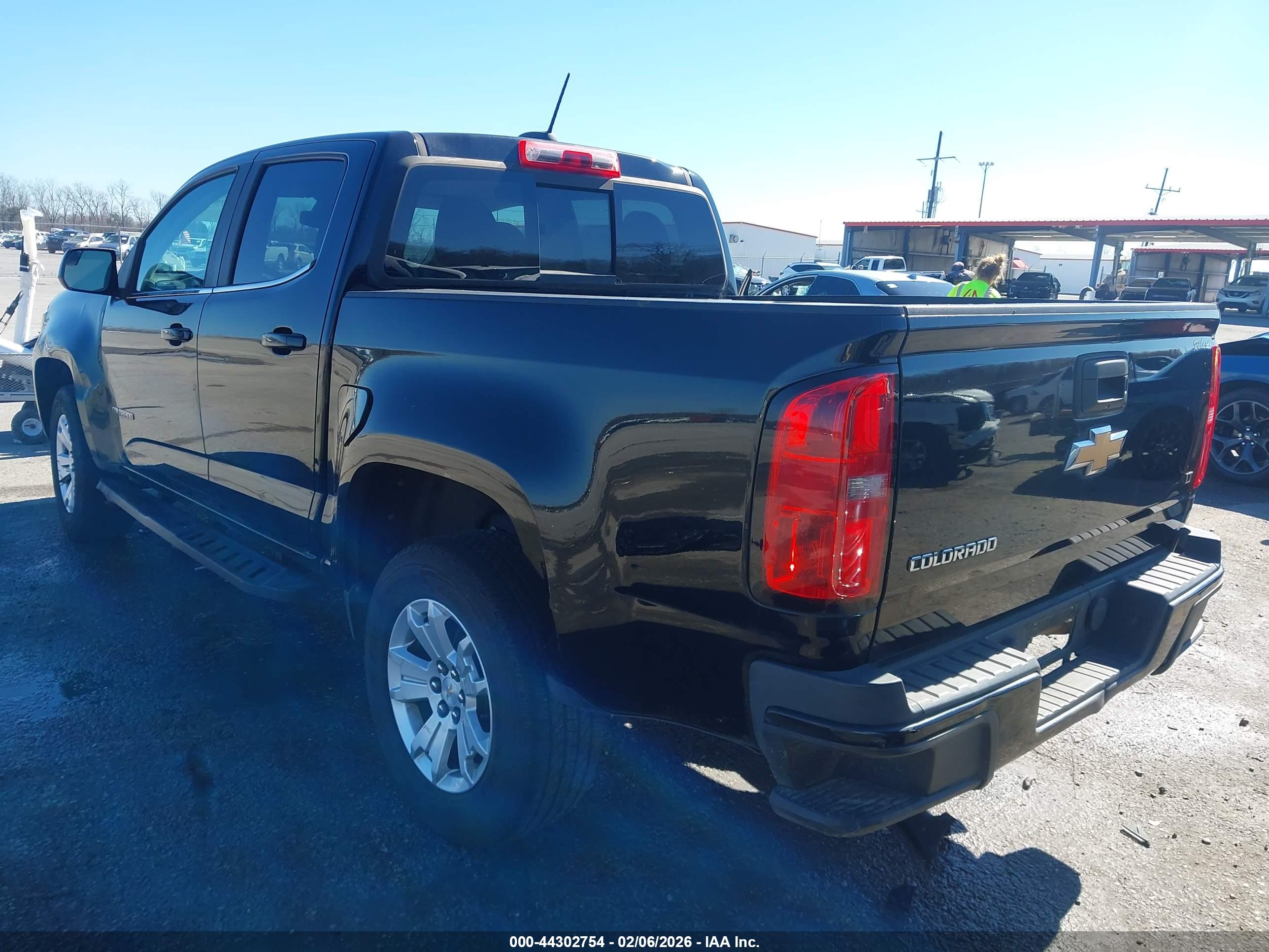 CHEVROLET COLORADO image 3