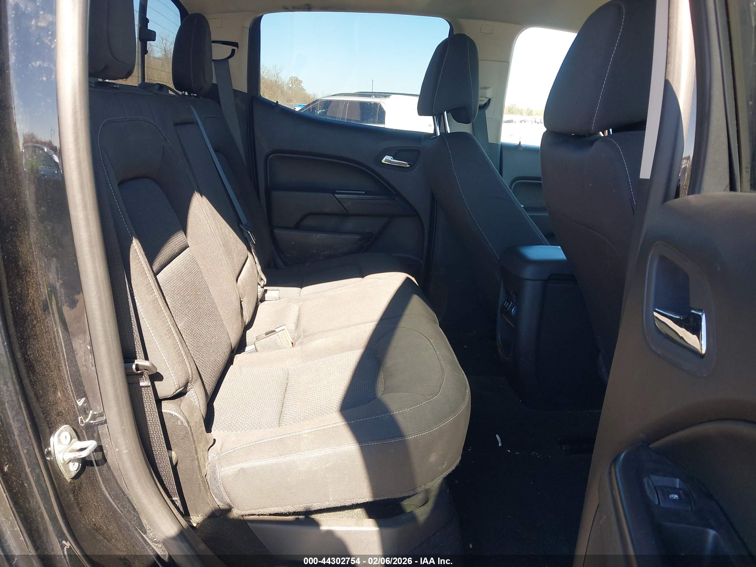 CHEVROLET COLORADO image 8