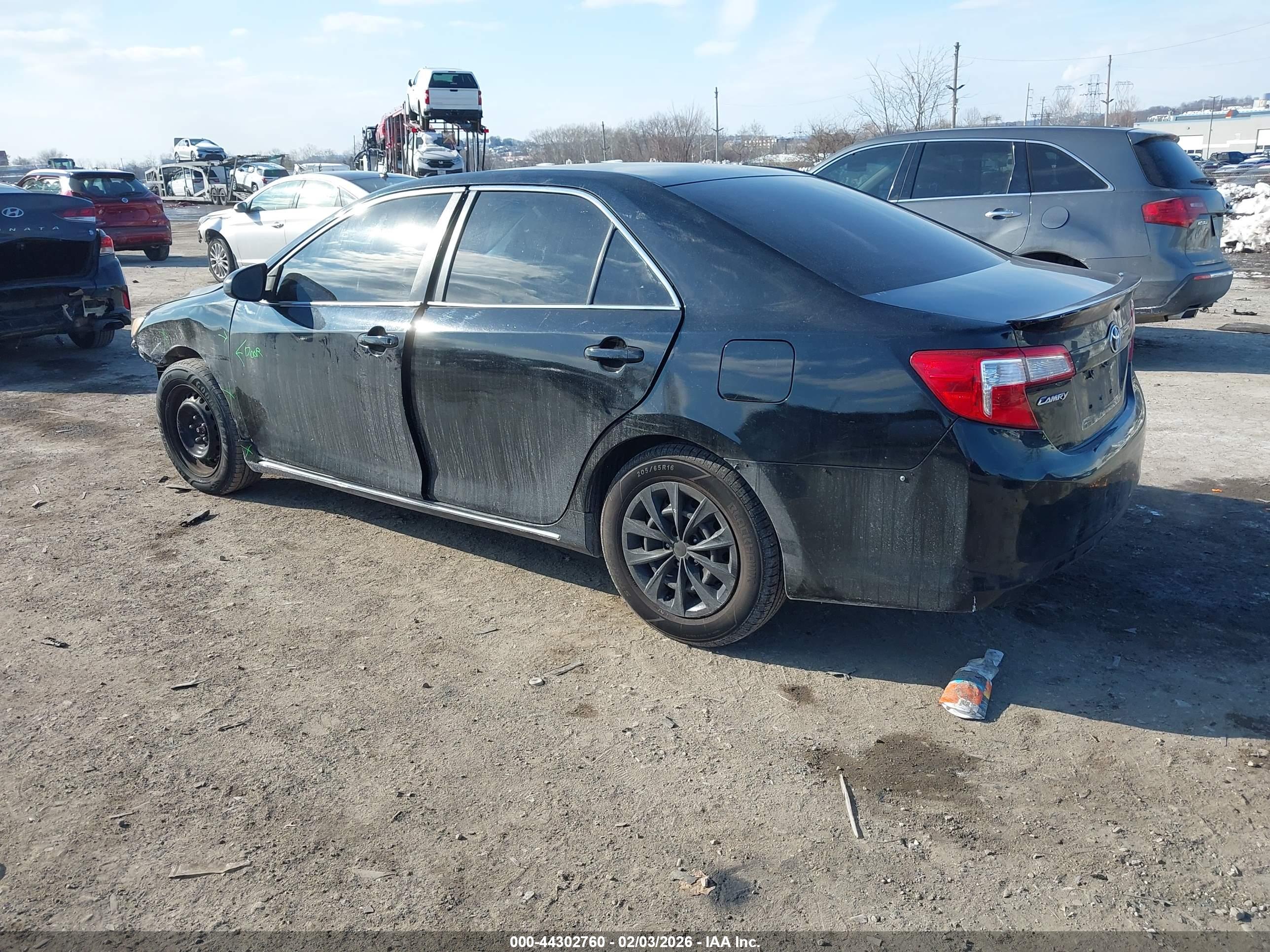 TOYOTA CAMRY image 3