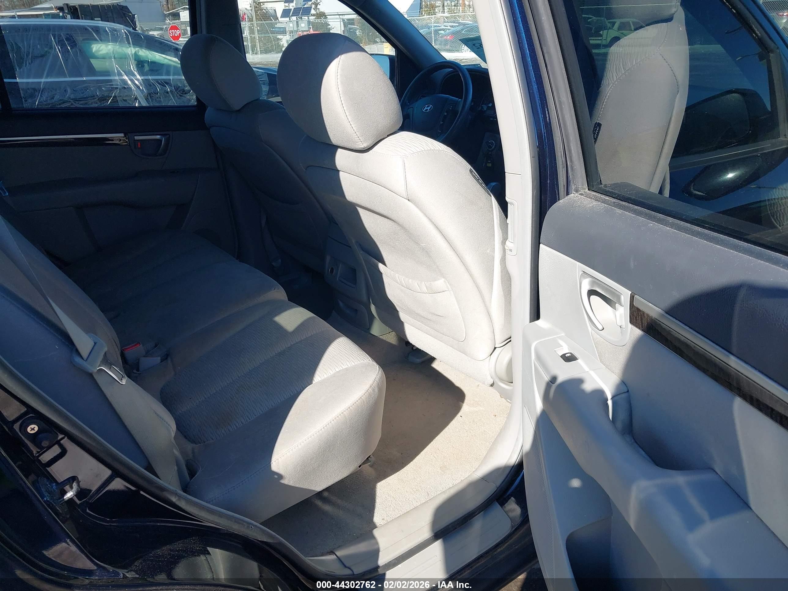 HYUNDAI SANTA image 8