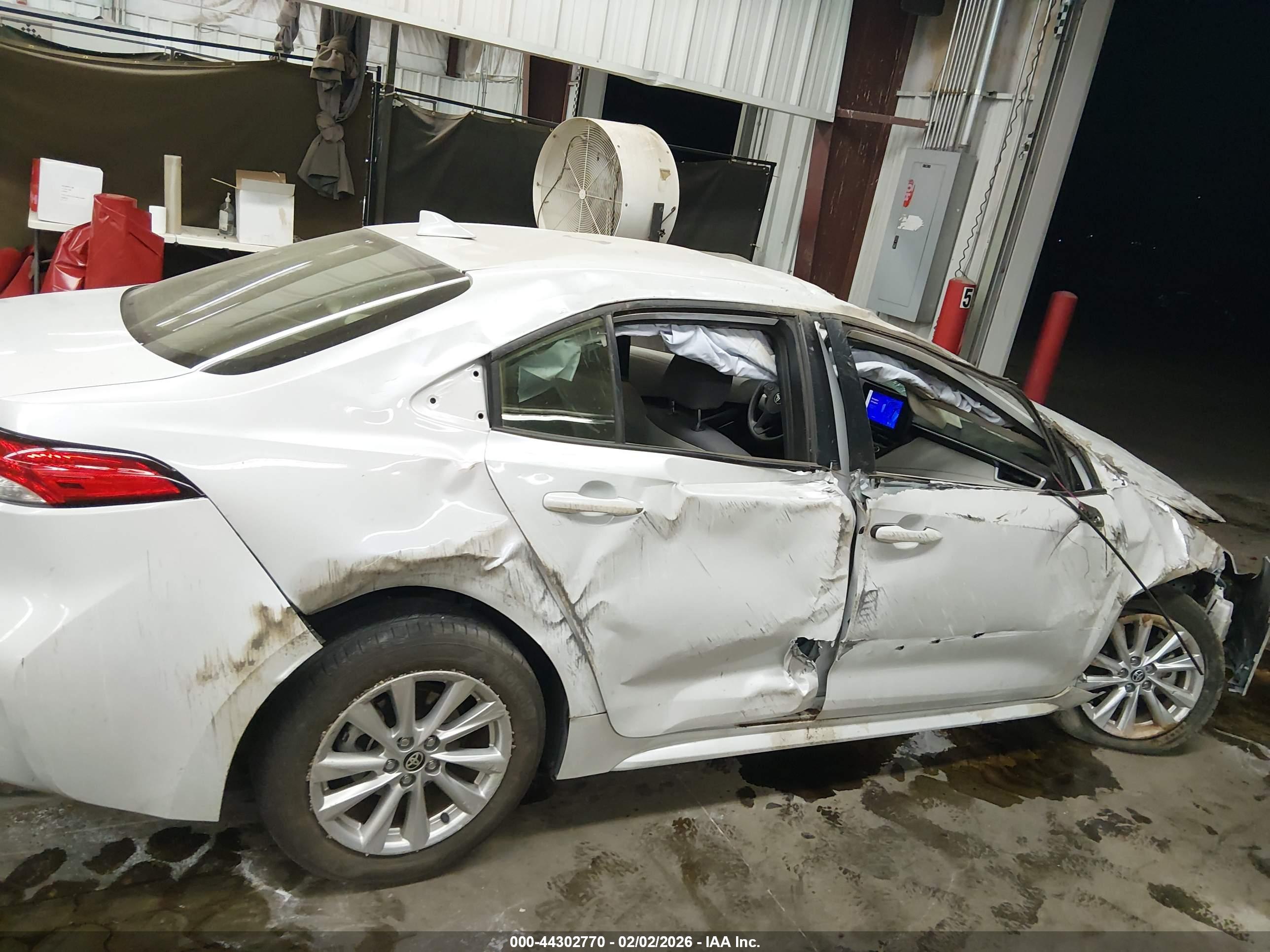 TOYOTA COROLLA image 6