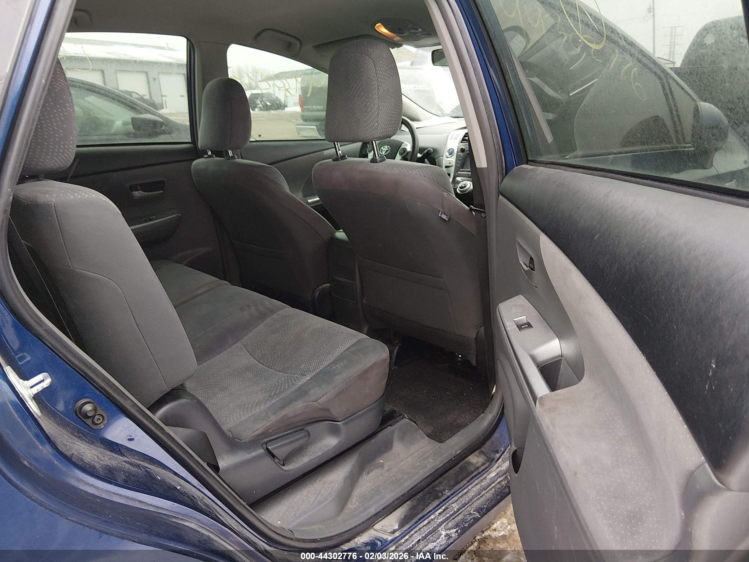 TOYOTA PRIUS image 8