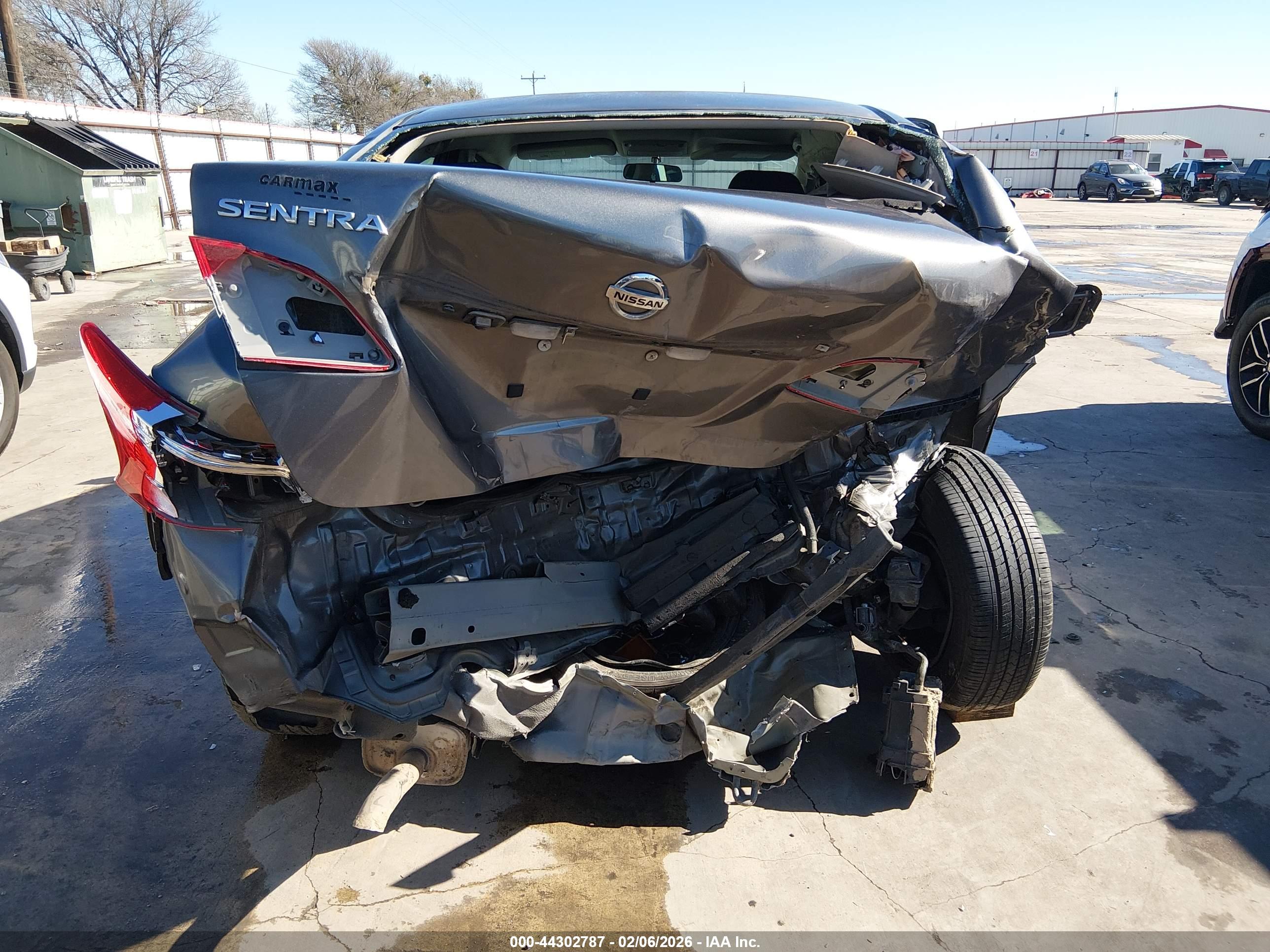 NISSAN SENTRA image 6