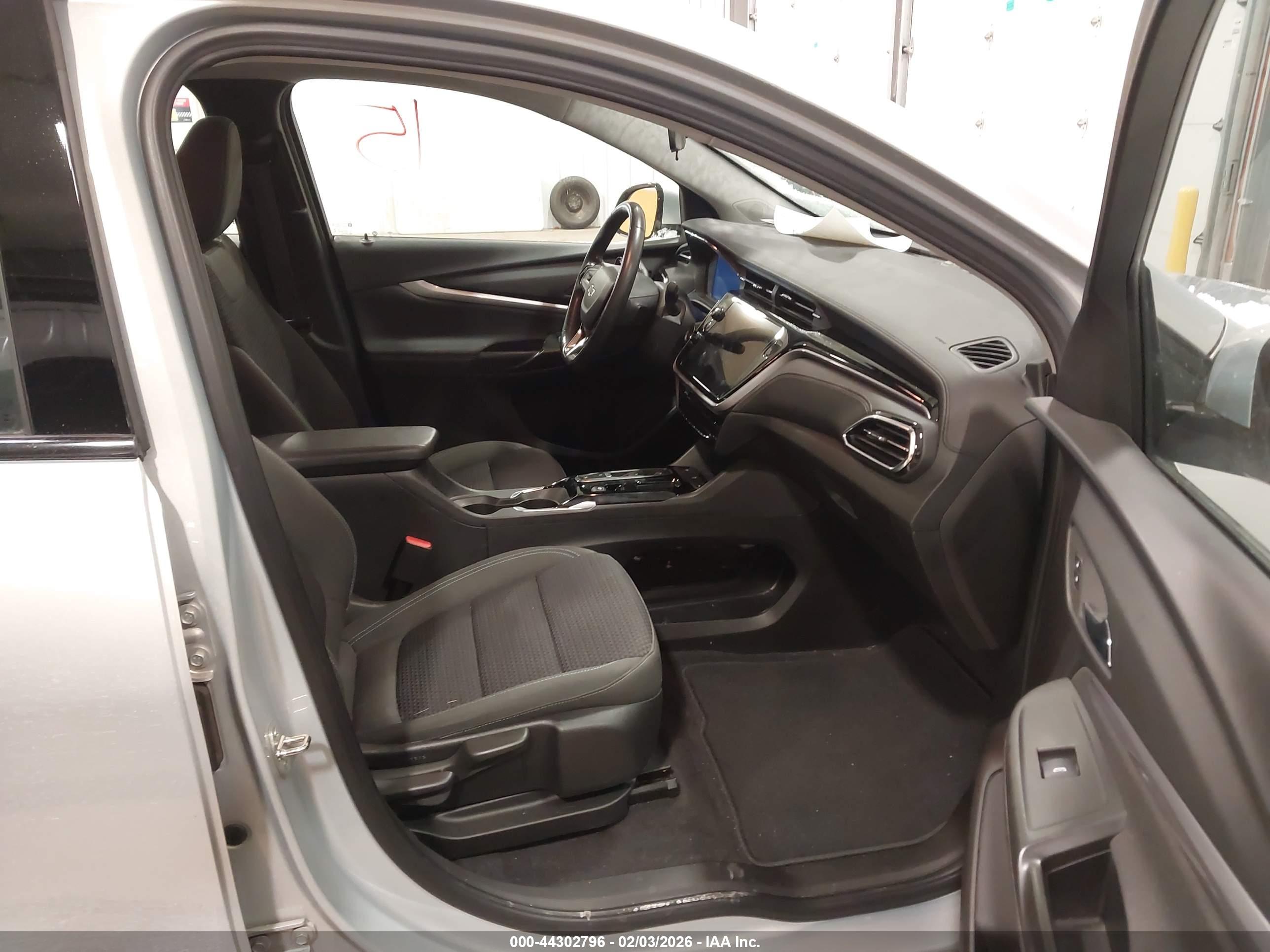 CHEVROLET BOLT image 5