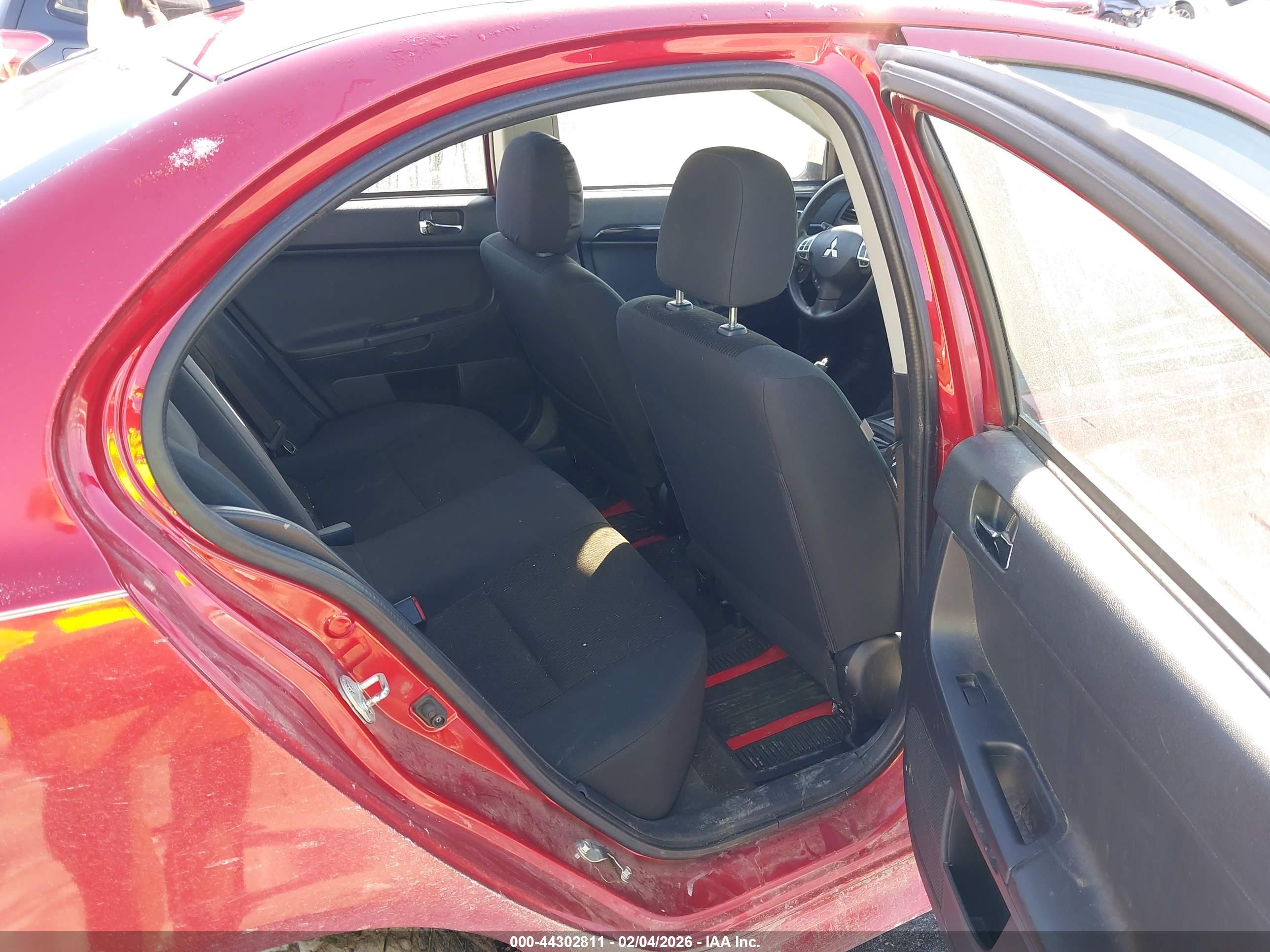 MITSUBISHI LANCER image 8