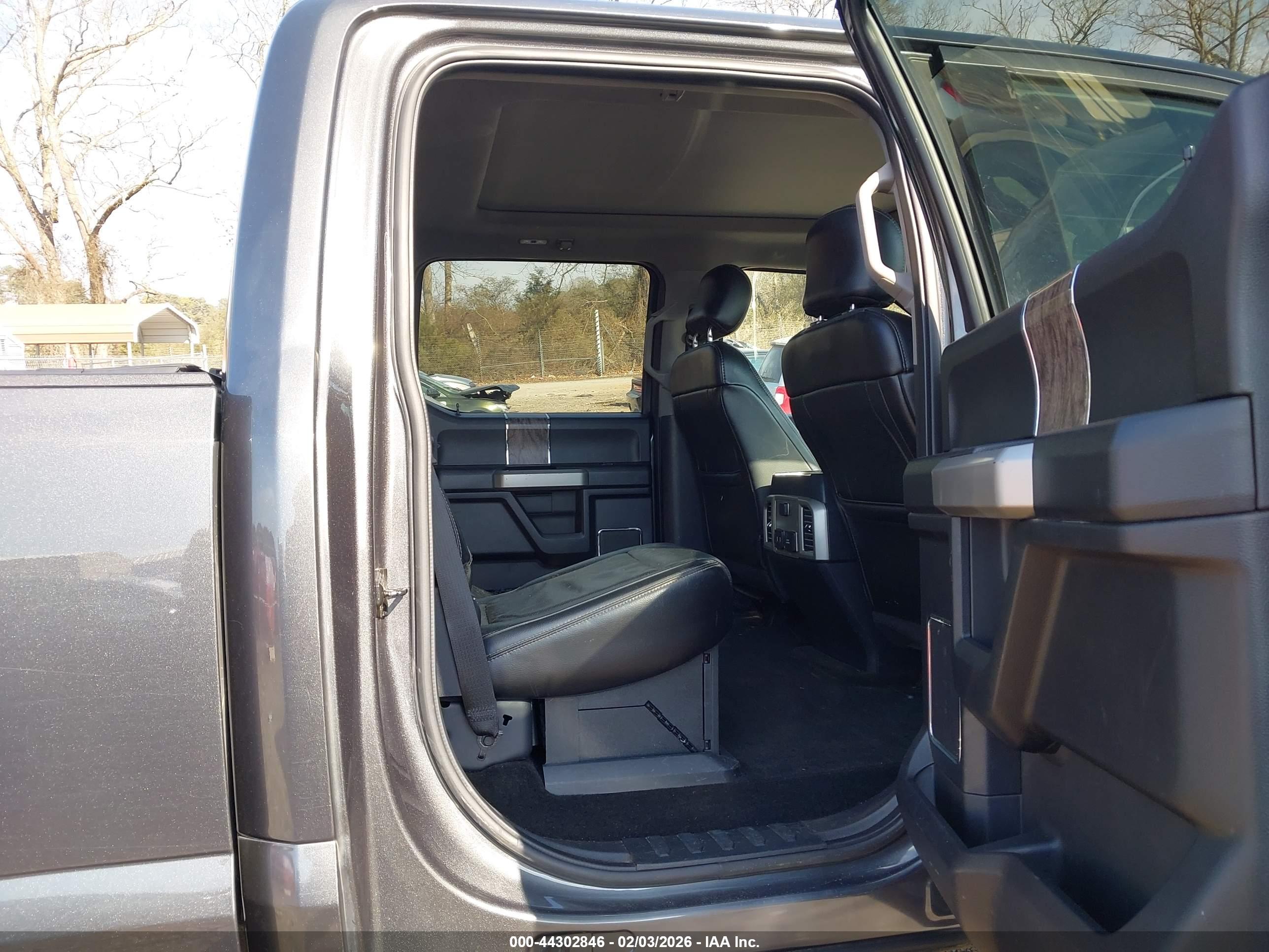 FORD F-250 image 8