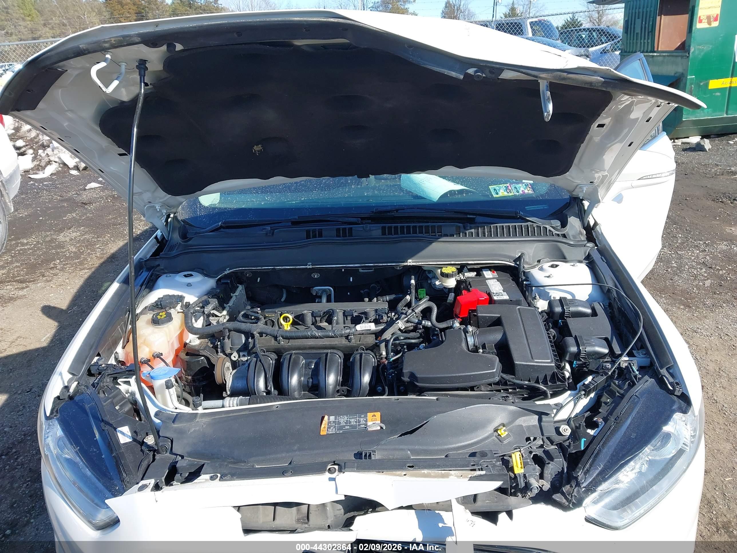 FORD FUSION image 10