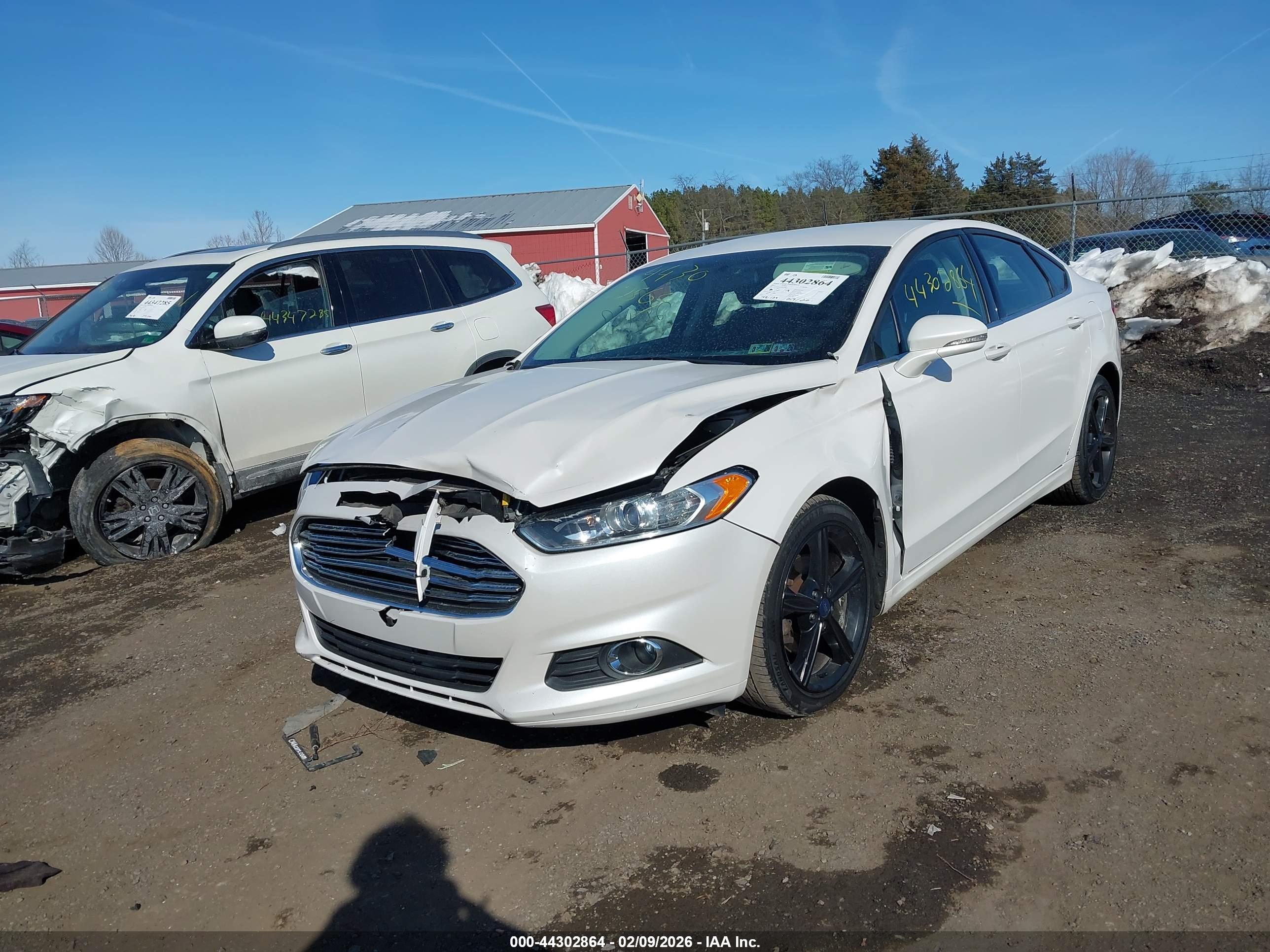 FORD FUSION image 6