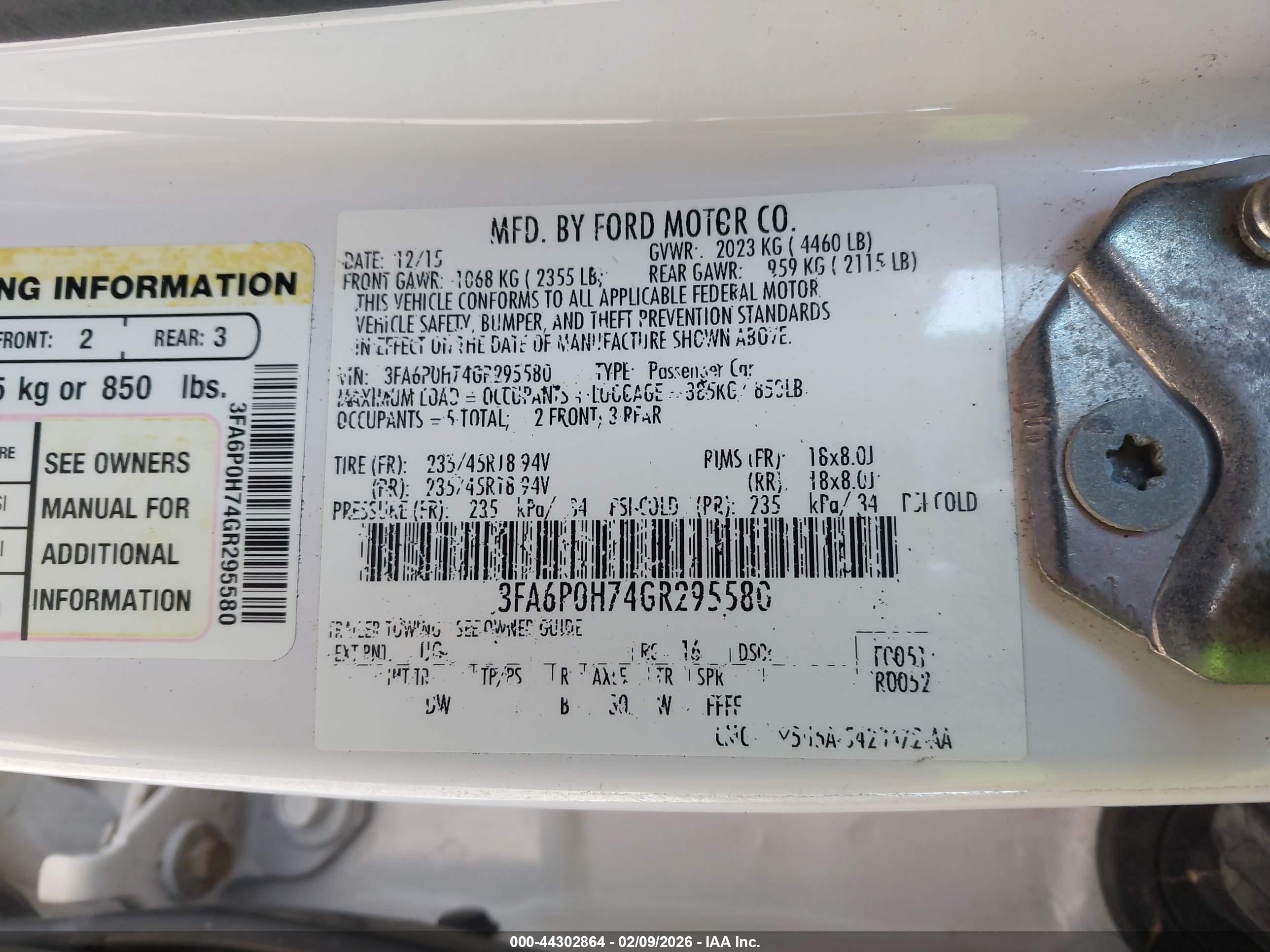 FORD FUSION image 9