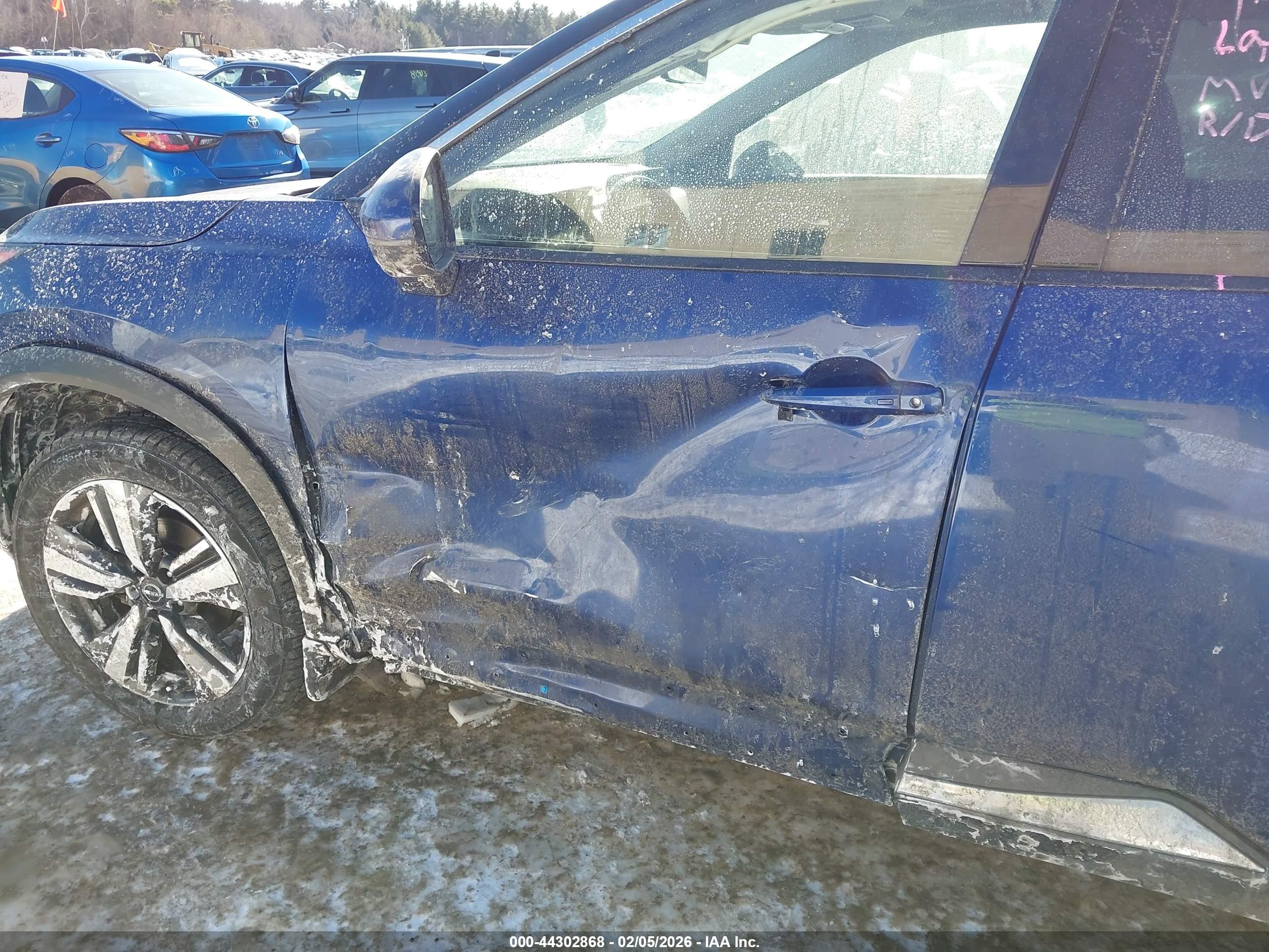 NISSAN ROGUE image 6
