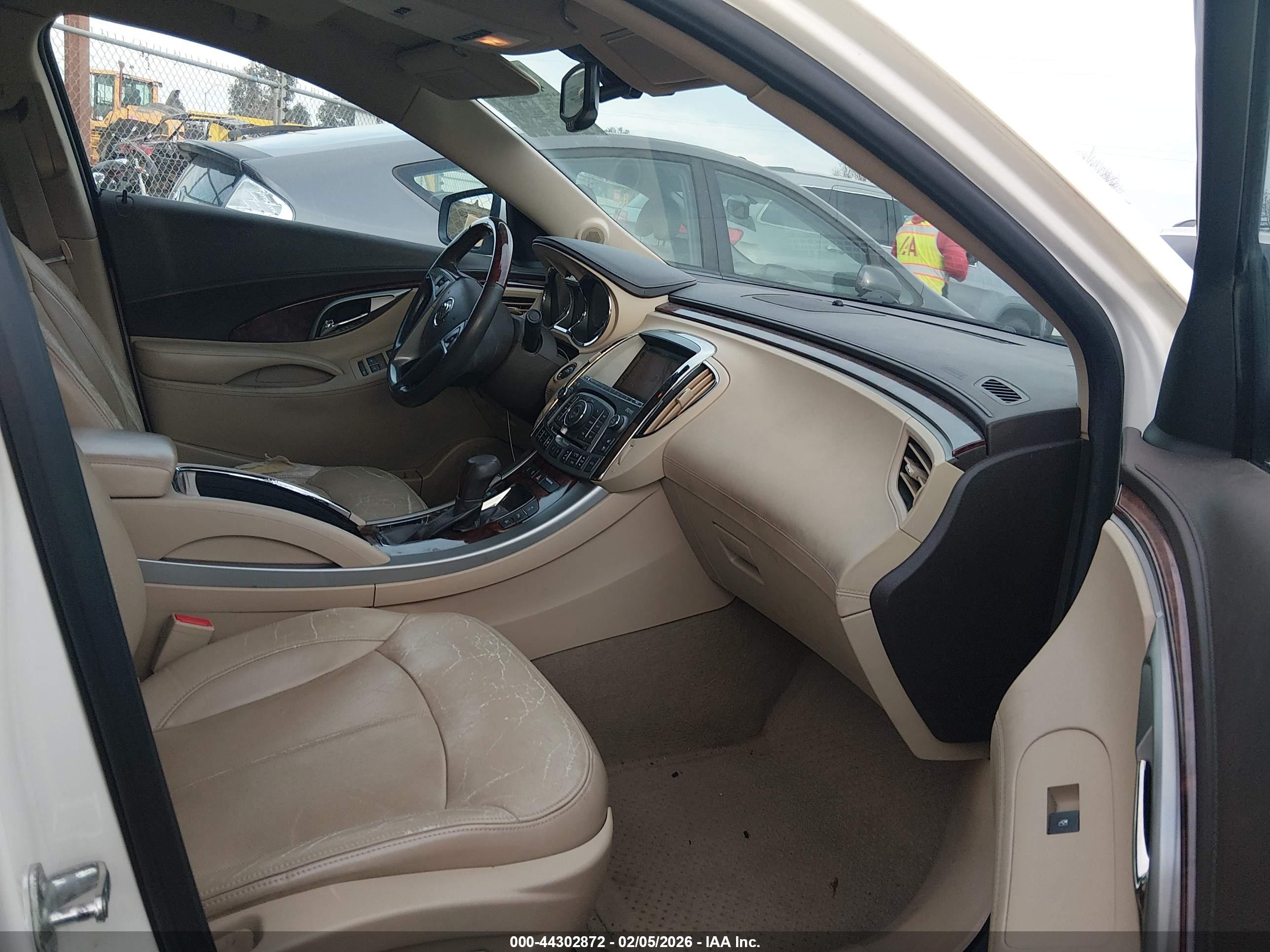 BUICK LACROSSE image 5