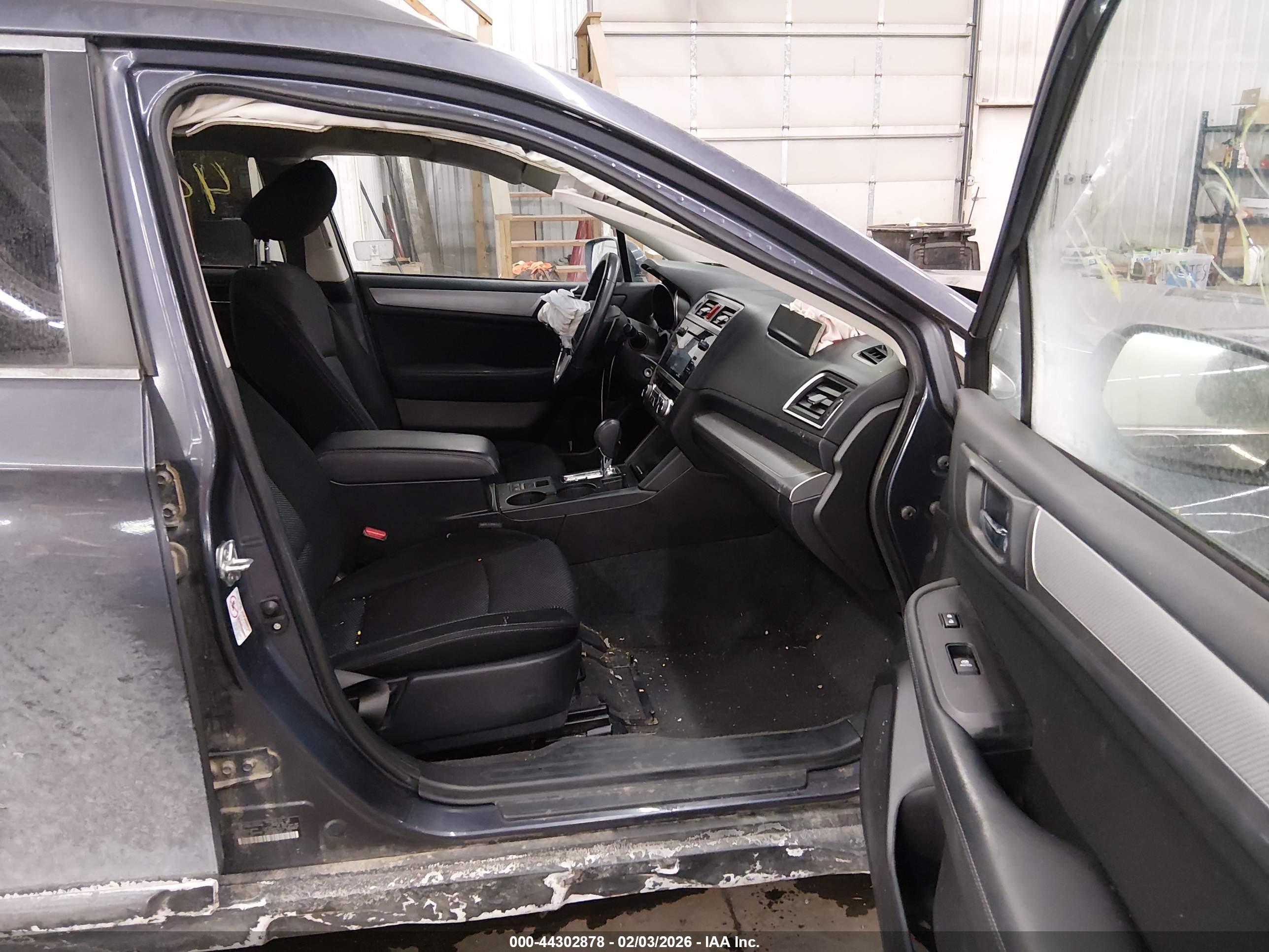 SUBARU OUTBACK image 5