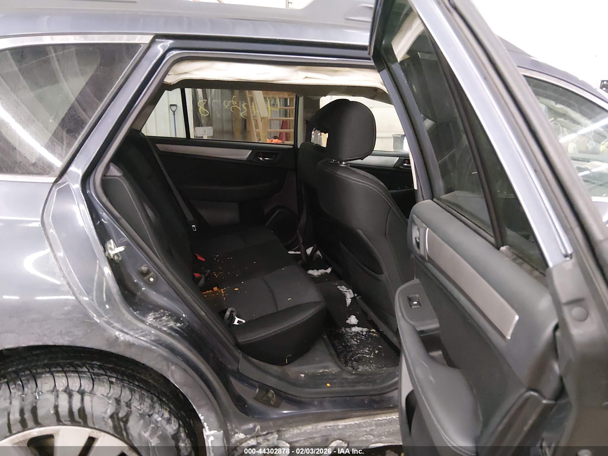 SUBARU OUTBACK image 8