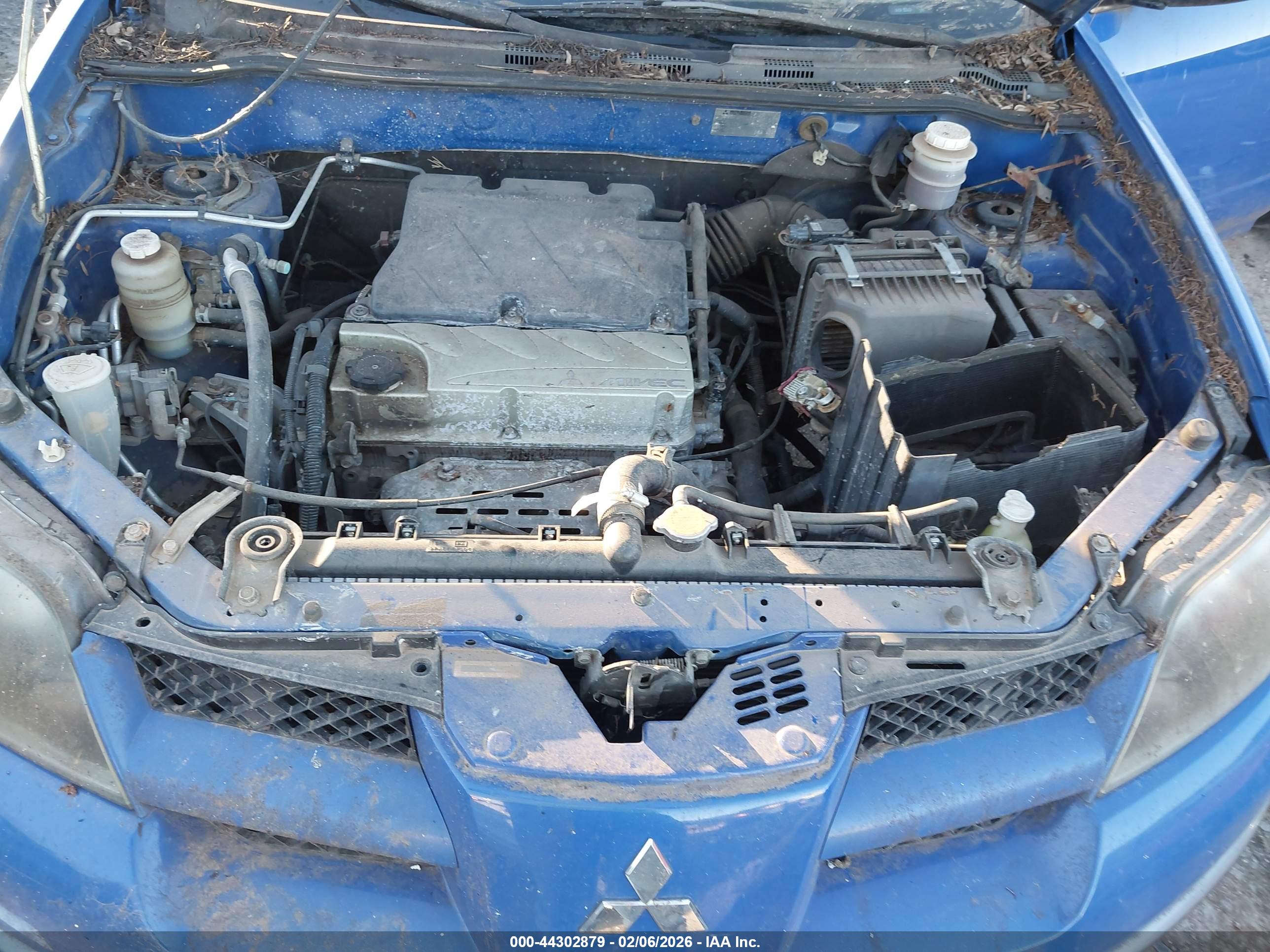MITSUBISHI OUTLANDER image 10