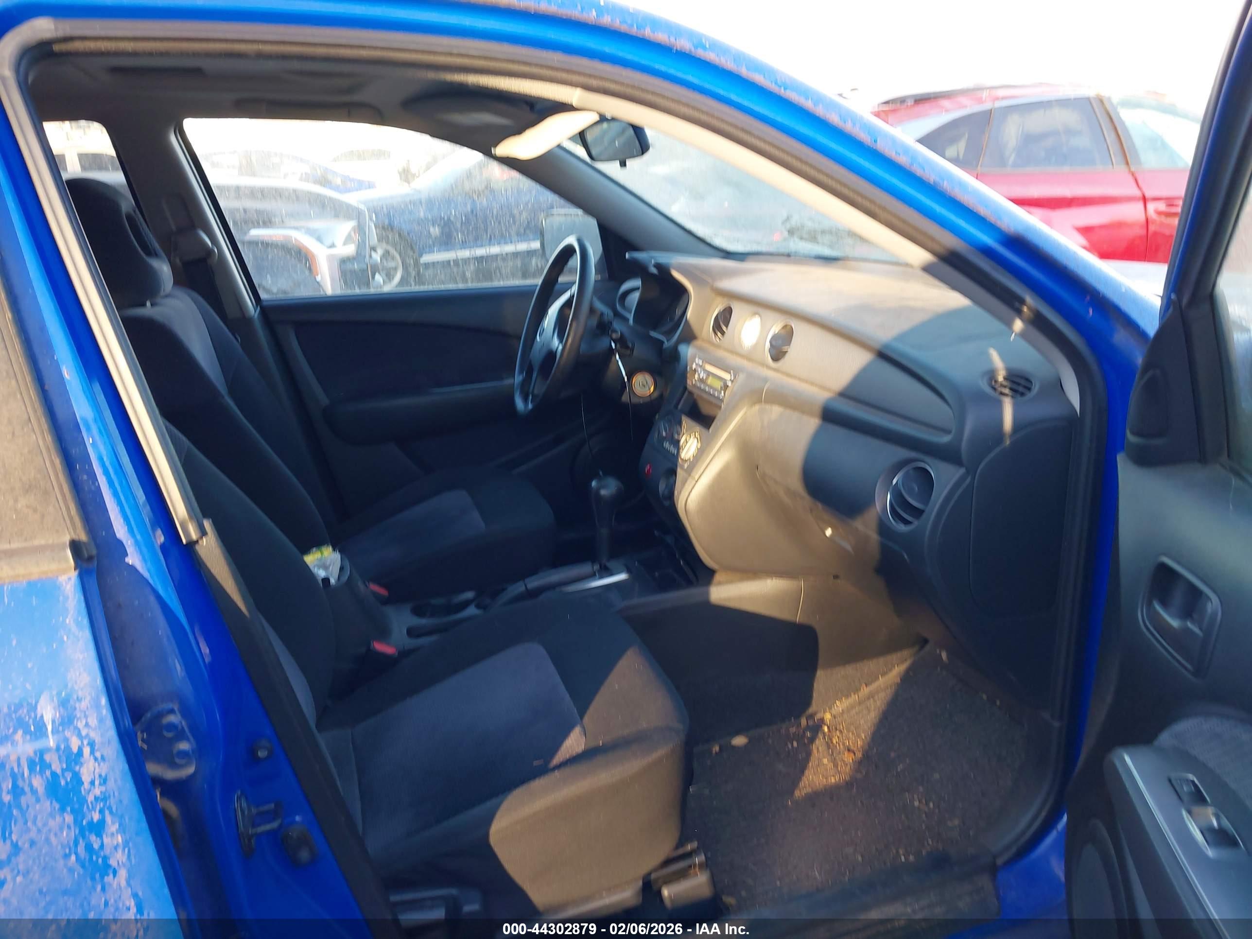 MITSUBISHI OUTLANDER image 5