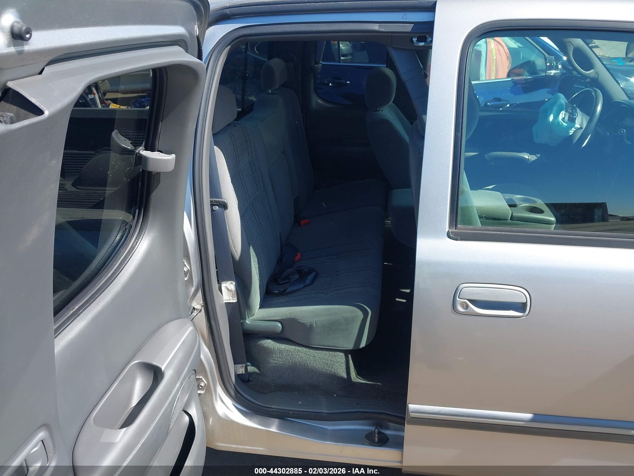 TOYOTA TUNDRA image 8